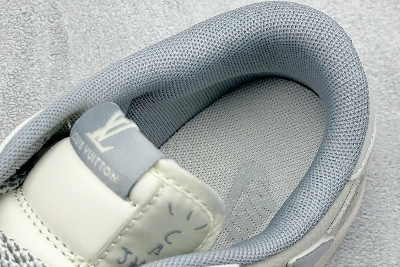 280 XC版Travis Scott x Fragment Design x Air Jordan 1 Low OG SP AJ1 乔1 LV联名 灰蛇纹 低帮文化休闲板鞋 XS7089-620