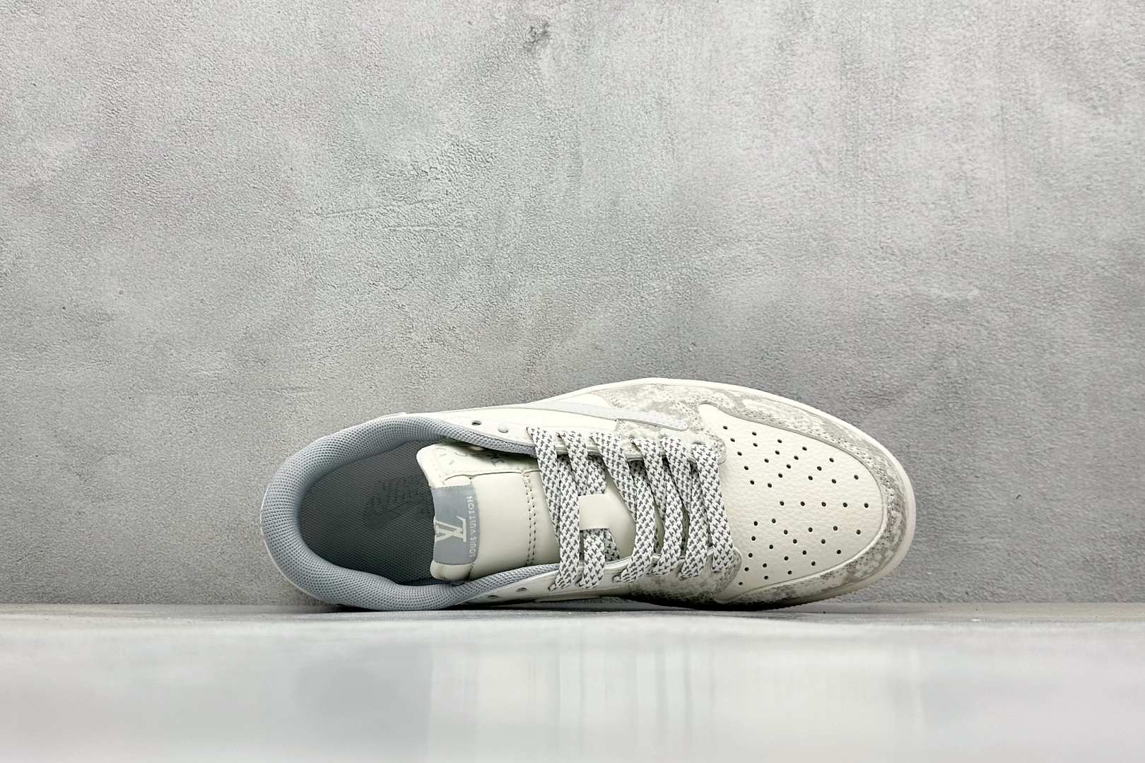280 XC版Travis Scott x Fragment Design x Air Jordan 1 Low OG SP AJ1 乔1 LV联名 灰蛇纹 低帮文化休闲板鞋 XS7089-620