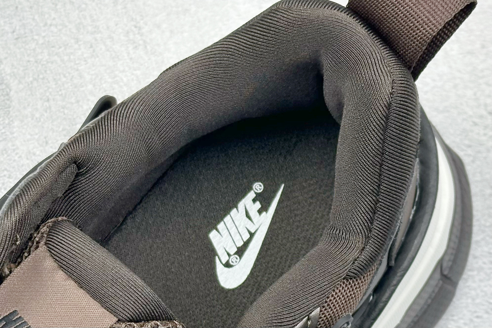 170 GS版 NK V2K Run 减震防滑复古低帮跑步鞋 HJ4497-200