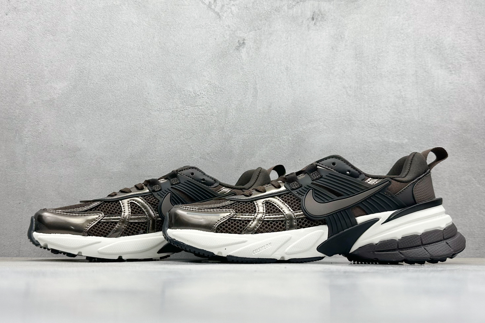 170 GS版 NK V2K Run 减震防滑复古低帮跑步鞋 HJ4497-200