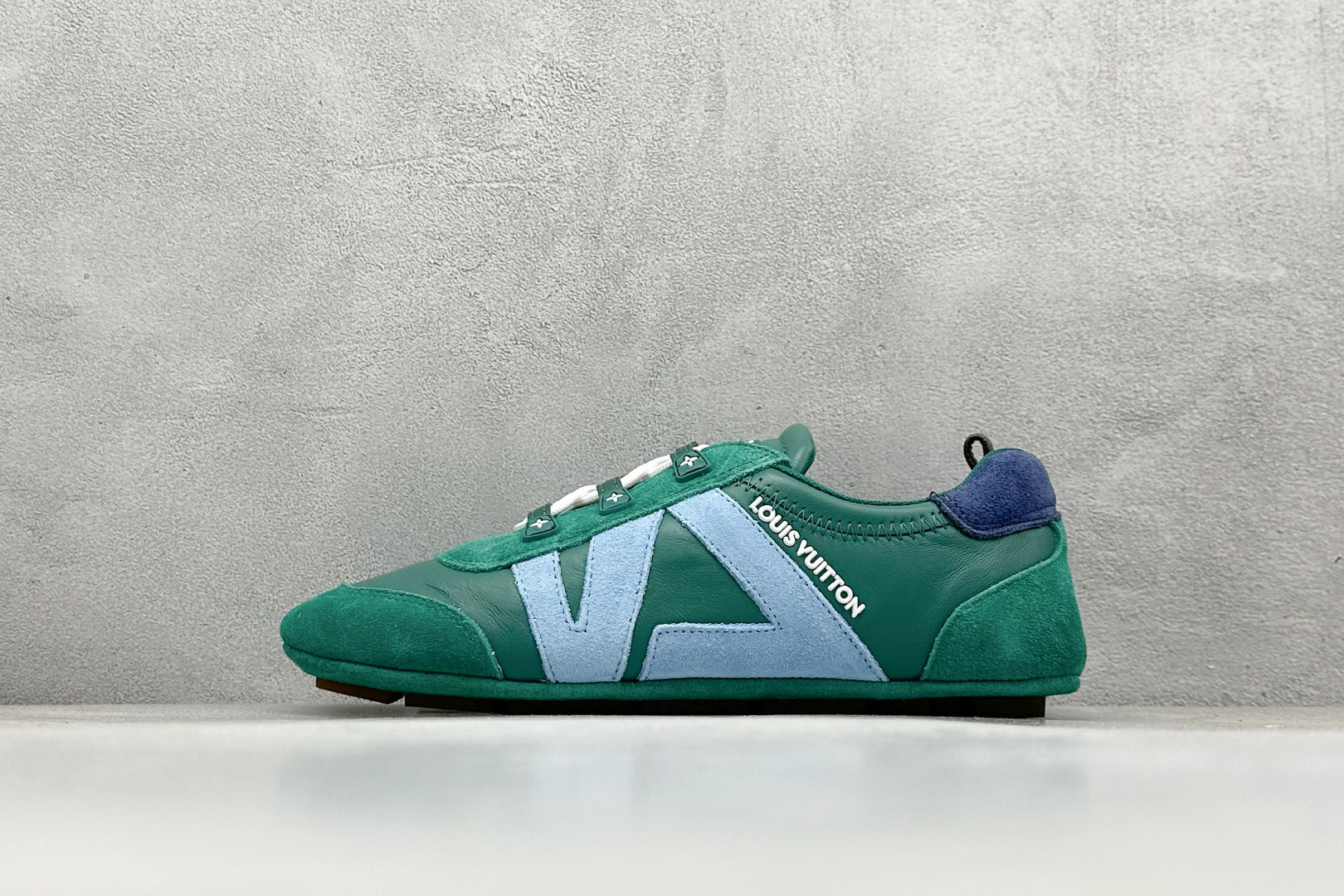 LOUIS VUITTON Sneakerina LV德训鞋 羊皮革 圆头系带 芭蕾风低帮生活休闲鞋 尺码：35 36 37 38 39 40-选品中心