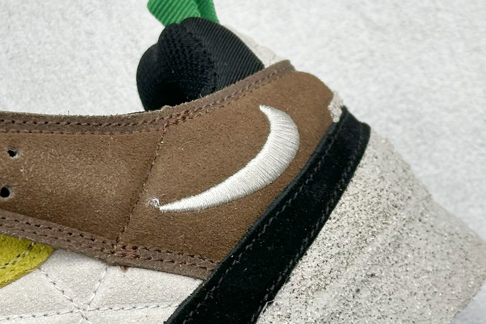 图片[9]-CPFM x Nk Dunk Low 联名款 阴阳太极 SB低帮休闲运动滑板板鞋 #鞋身整体由绒面革材质拼接组成，依靠菱形绗缝工艺将鞋面呈现几何拼接图案。中底位置饰以大面积的苔藓元素，让「面包鞋」造型更为夸张。 货号：DM0430-200 尺码：36 36.5 37.5 38 38.5 39 40 40.5 41 42 42.5 43 44 44.5 45 46 47-选品中心