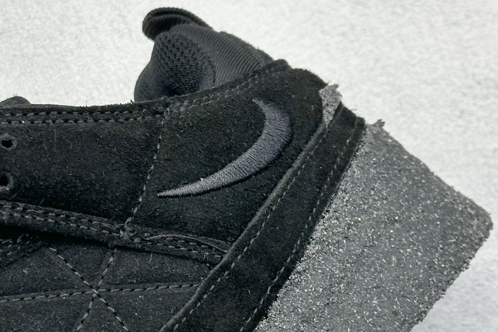 图片[9]-CPFM x Nk Dunk Low 联名款 阴阳太极 SB低帮休闲运动滑板板鞋 #鞋身整体由绒面革材质拼接组成，依靠菱形绗缝工艺将鞋面呈现几何拼接图案。中底位置饰以大面积的苔藓元素，让「面包鞋」造型更为夸张。 货号：DM0430-009 尺码：36 36.5 37.5 38 38.5 39 40 40.5 41 42 42.5 43 44 44.5 45 46 47-选品中心