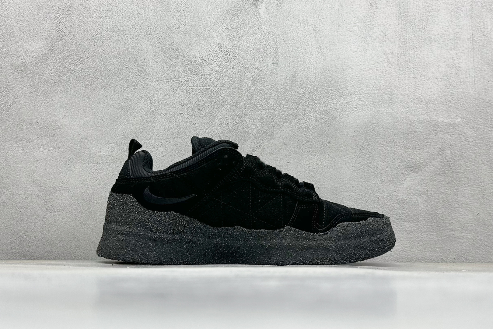 图片[2]-CPFM x Nk Dunk Low 联名款 阴阳太极 SB低帮休闲运动滑板板鞋 #鞋身整体由绒面革材质拼接组成，依靠菱形绗缝工艺将鞋面呈现几何拼接图案。中底位置饰以大面积的苔藓元素，让「面包鞋」造型更为夸张。 货号：DM0430-009 尺码：36 36.5 37.5 38 38.5 39 40 40.5 41 42 42.5 43 44 44.5 45 46 47-选品中心