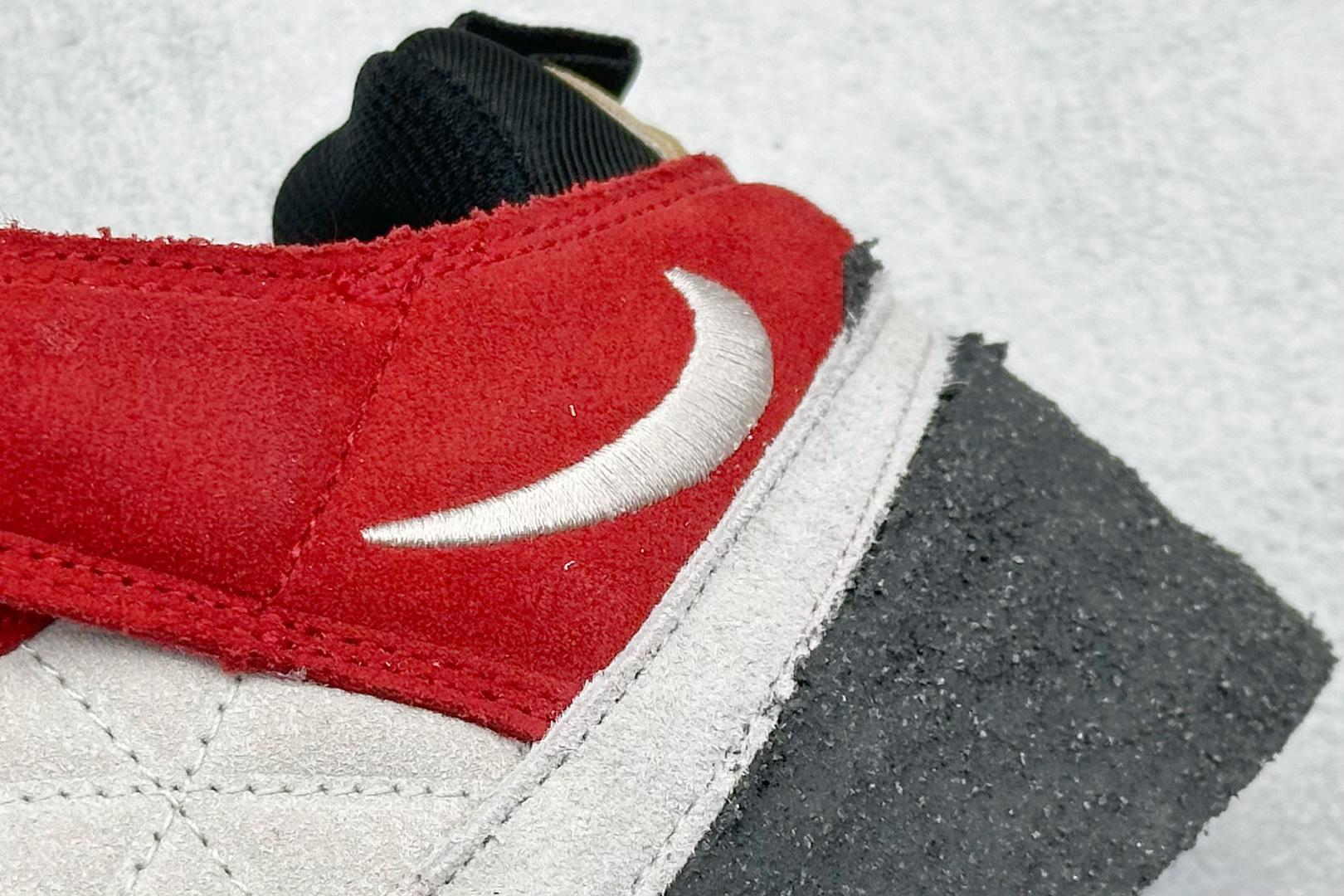 图片[9]-CPFM x Nk Dunk Low 联名款 阴阳太极 SB低帮休闲运动滑板板鞋 #鞋身整体由绒面革材质拼接组成，依靠菱形绗缝工艺将鞋面呈现几何拼接图案。中底位置饰以大面积的苔藓元素，让「面包鞋」造型更为夸张。 货号：DM0430-600 尺码：36 36.5 37.5 38 38.5 39 40 40.5 41 42 42.5 43 44 44.5 45 46 47-选品中心