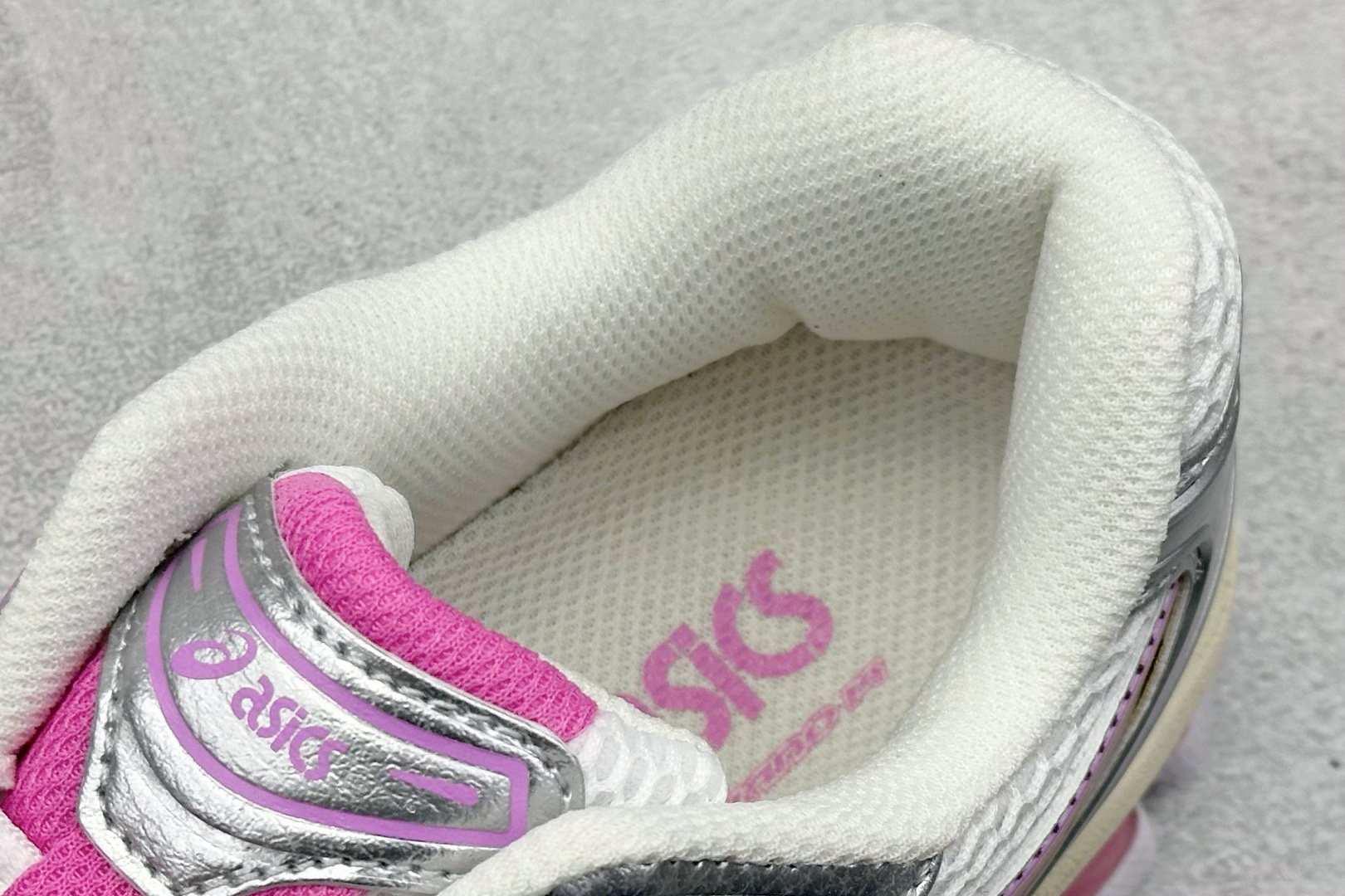 200 Asics Gel-Kayano 14代 奶油粉 纳米纤维气垫百搭休闲运动慢跑鞋 1203A667-100