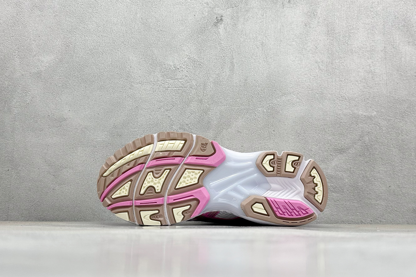 200 Asics Gel-Kayano 14代 奶油粉 纳米纤维气垫百搭休闲运动慢跑鞋 1203A667-100