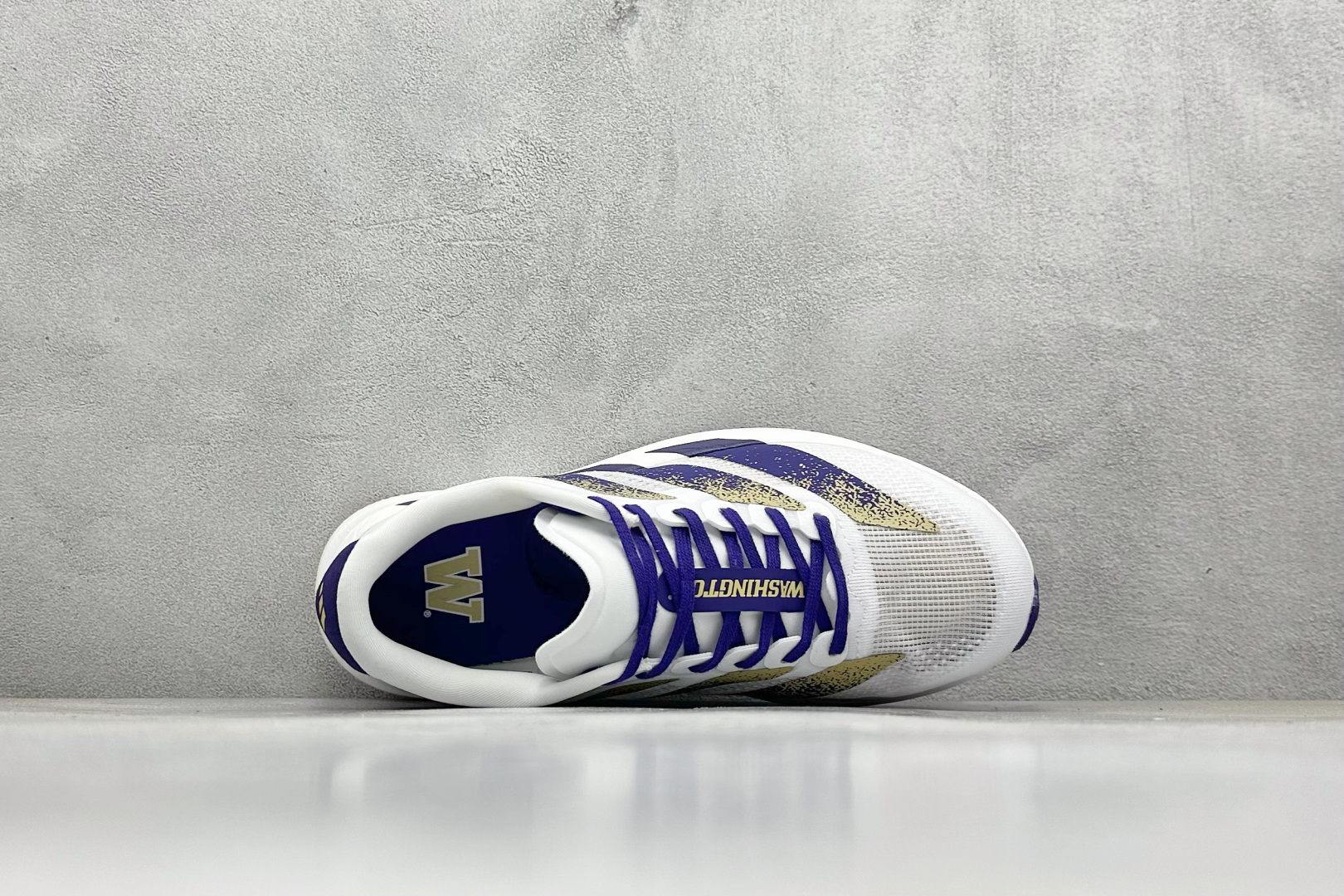 图片[3]-Adidas Adizero Evo SL 阿迪超轻透气缓震跑鞋  整体外观造型与adiZero Adios Pro EVO 1非常相似 中底配置方面搭载全掌Lightstrike Pro 鞋面采用透气网面示人 契合日常训练鞋的定位 更加耐用 外底给到了马牌橡胶 及上代竞速旗舰adidas Adizero Adios Pro 3区域分布 货号： JQ4578  尺码：40-45-选品中心