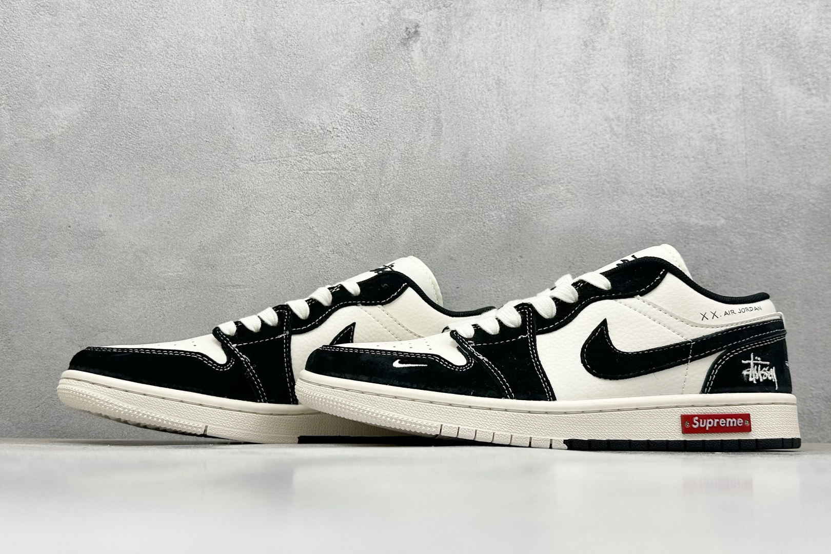 图片[5]-Air Jordan 1 Retro Low x Supreme x Stussy 米黑小钩 官方同步新色 原装级产物 拒绝公底 立体鞋型 细节完美 高清洁度 购置公司同步原材料 原汁原味 忠于原版 货号：SJ9950 033 尺码：36 36.5 37.5 38 38.5 39 40 40.5 41 42 42.5 43 44 44.5 45-选品中心