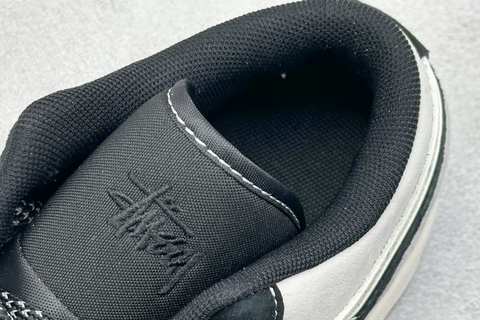 图片[8]-Air Jordan 1 Retro Low x Stussy 米黑小钩 官方同步新色 原装级产物 拒绝公底 立体鞋型 细节完美 高清洁度 购置公司同步原材料 原汁原味 忠于原版 货号：SJ9950 026 尺码：36 36.5 37.5 38 38.5 39 40 40.5 41 42 42.5 43 44 44.5 45-选品中心