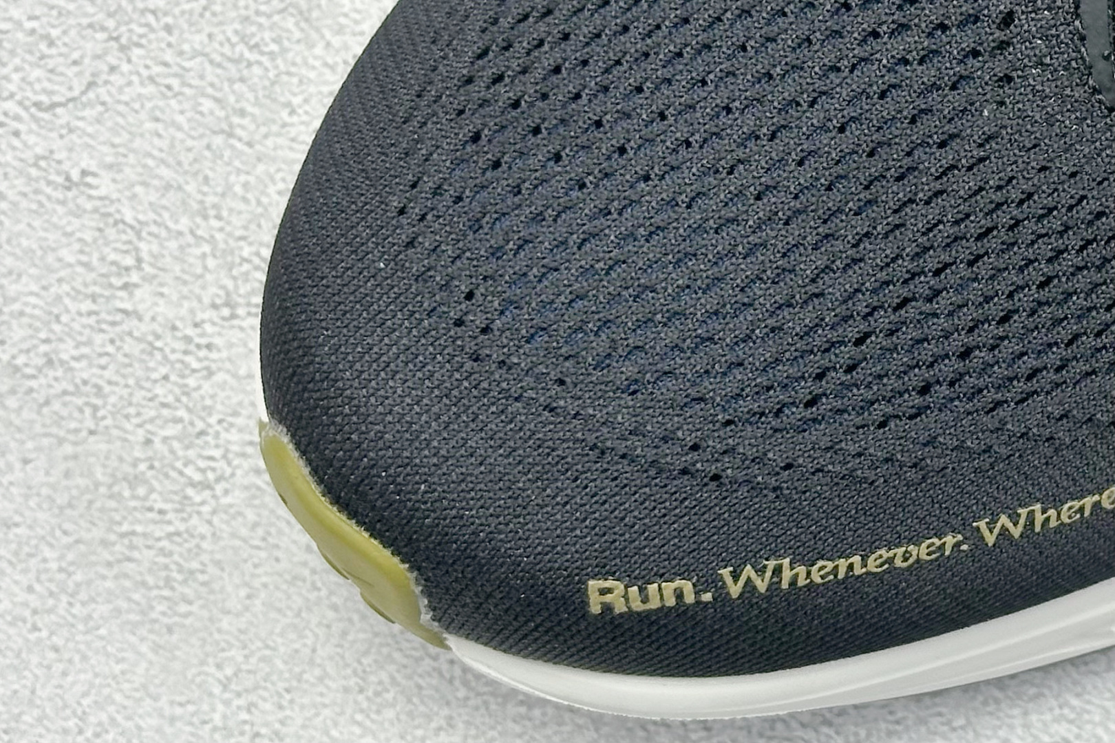 图片[7]-J版Nk Air Zoom Pegasus 41 耐克网面透气轻便耐磨跑鞋 #鞋面采用网布、织物、橡塑材料等多种材料拼接，出色支撑效果，缔造稳固脚感，塑就自然迈步体验。结合匠心排布的缓震配置，铸就稳固迈步体验。弧形外底设计，有助实现后跟到鞋头的顺畅过渡，在足部离地到落地过程中缔造流畅自如的迈步体验。 货号：HQ3452-041 尺码：36-45-选品中心