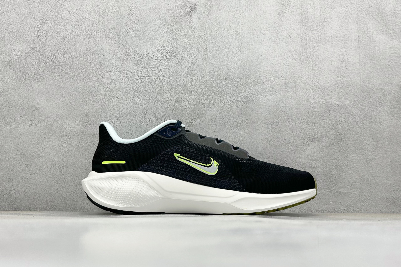 图片[2]-J版Nk Air Zoom Pegasus 41 耐克网面透气轻便耐磨跑鞋 #鞋面采用网布、织物、橡塑材料等多种材料拼接，出色支撑效果，缔造稳固脚感，塑就自然迈步体验。结合匠心排布的缓震配置，铸就稳固迈步体验。弧形外底设计，有助实现后跟到鞋头的顺畅过渡，在足部离地到落地过程中缔造流畅自如的迈步体验。 货号：HQ3452-041 尺码：36-45-选品中心
