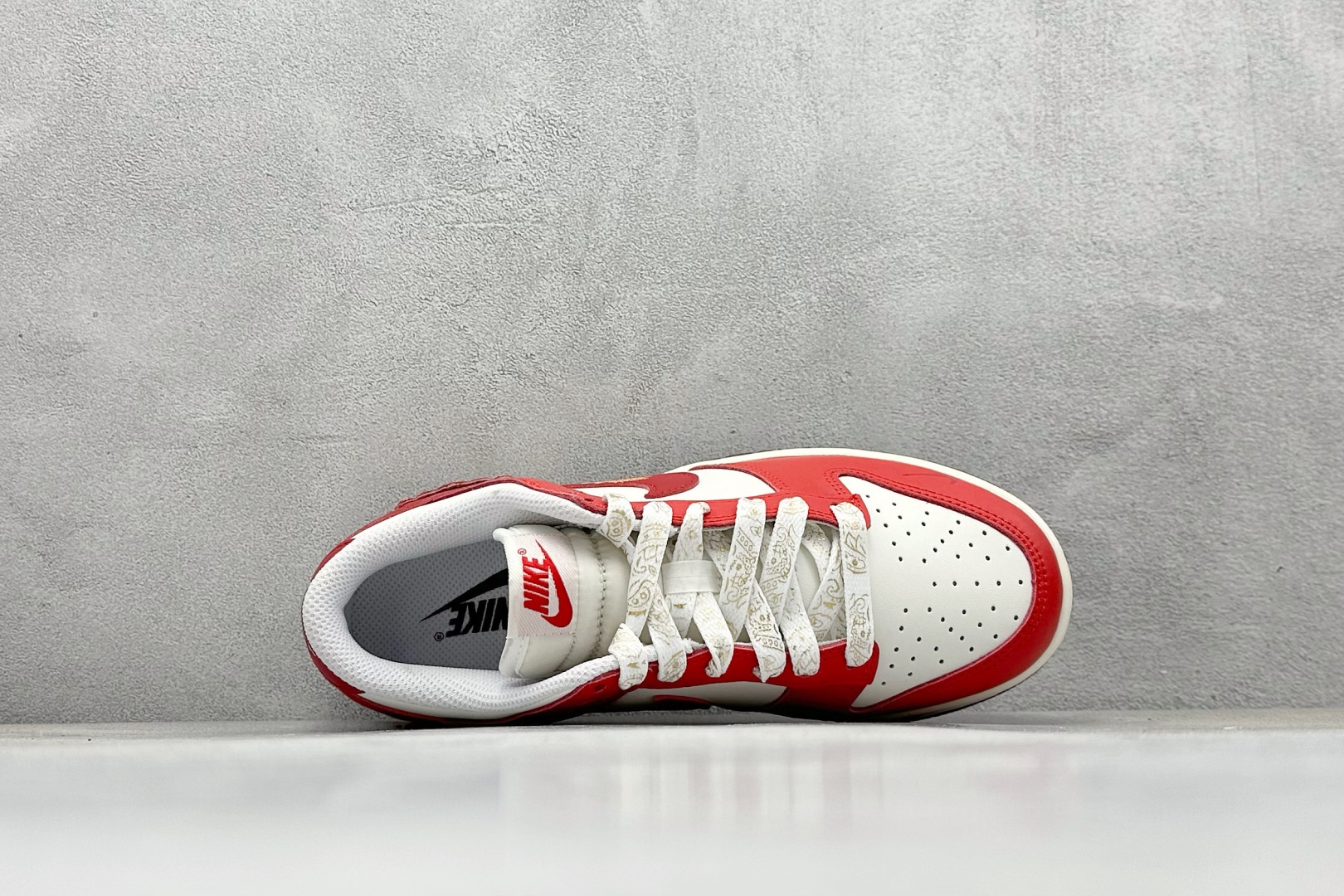 图片[3]-福利特价  Nike SB Dunk Low 2025癸巳蛇年限定 纯原大厂出品 极力推荐 原装头层材料 独家版型蒸餾加工 帶來的是更好的视觉和脚感体验 大厂纯原品质出货 清洁度 电绣工艺 皮料切割干净无任何毛边 细节完美 货号： HJ3491 161 尺码：36 36.5 37.5 38 38.5 39-选品中心