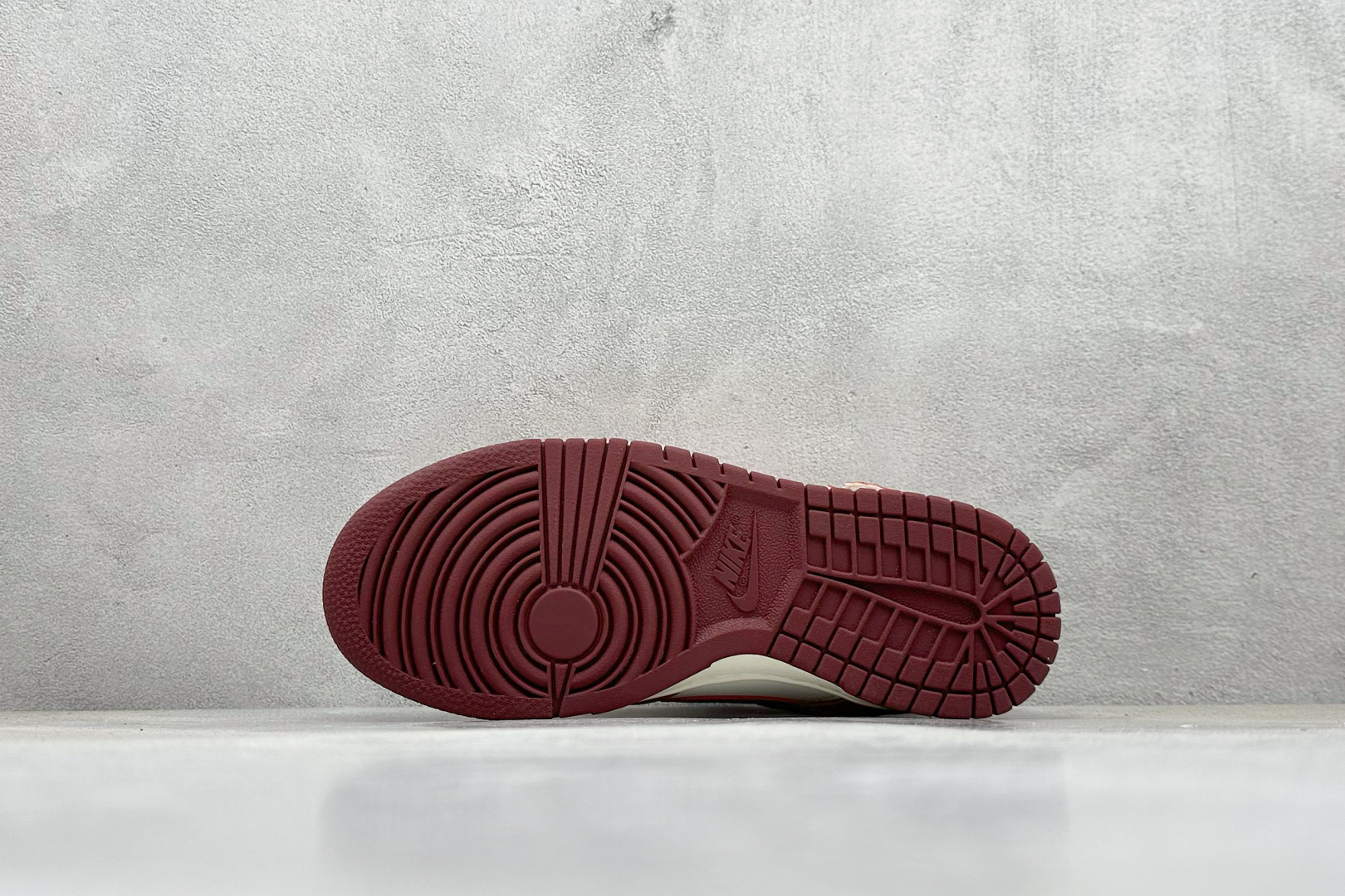 图片[4]-福利特价  Nike SB Dunk Low 2025癸巳蛇年限定 纯原大厂出品 极力推荐 原装头层材料 独家版型蒸餾加工 帶來的是更好的视觉和脚感体验 大厂纯原品质出货 清洁度 电绣工艺 皮料切割干净无任何毛边 细节完美 货号： HJ3491 161 尺码：36 36.5 37.5 38 38.5 39-选品中心