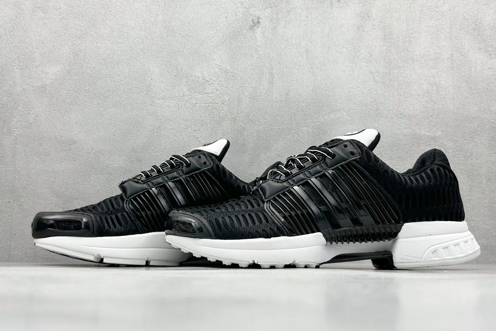 180 AD CLIMACOOL 初代清风系列透气跑步鞋 经典的鞋舌 BA8572