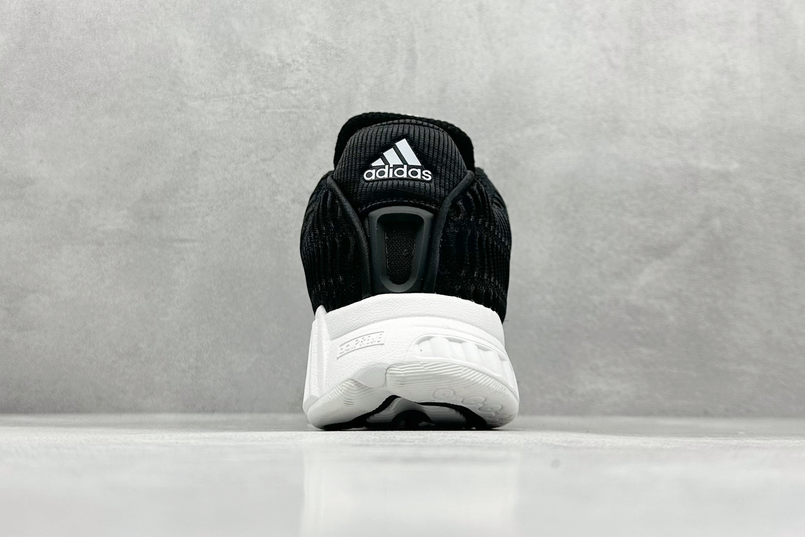 180 AD CLIMACOOL 初代清风系列透气跑步鞋 经典的鞋舌 BA8572