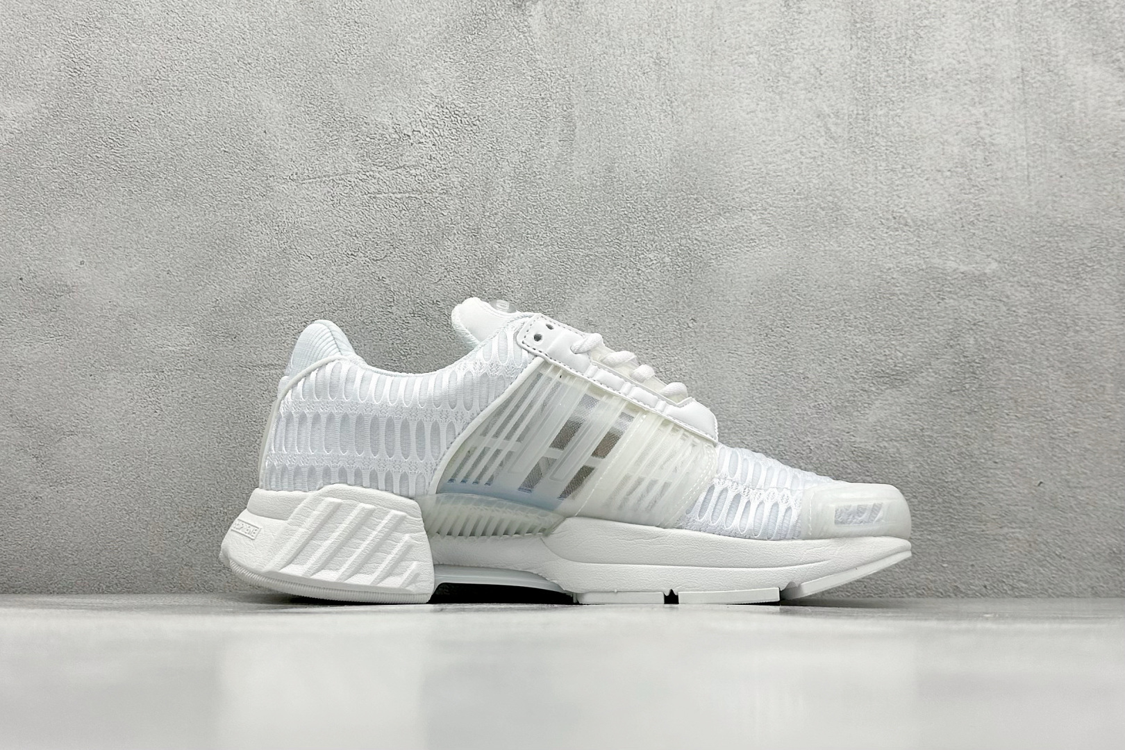 180 AD CLIMACOOL 初代清风系列透气跑步鞋 经典的鞋舌 S75927