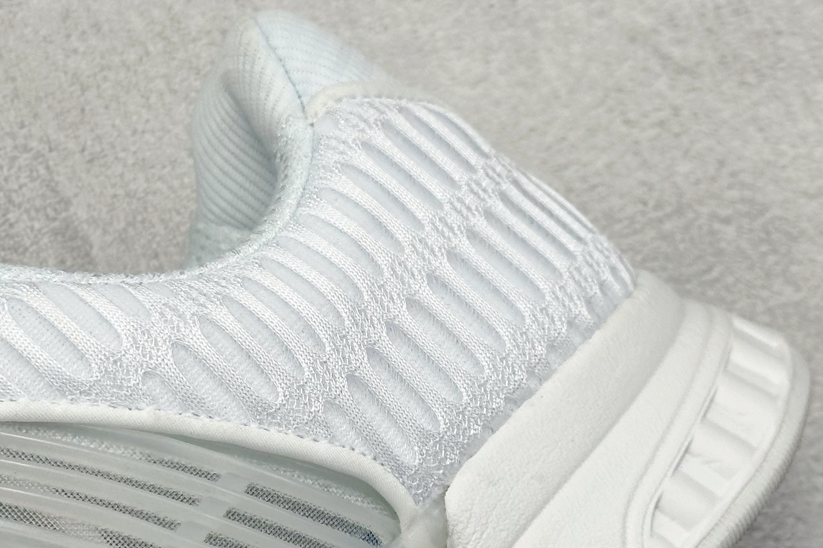 180 AD CLIMACOOL 初代清风系列透气跑步鞋 经典的鞋舌 S75927