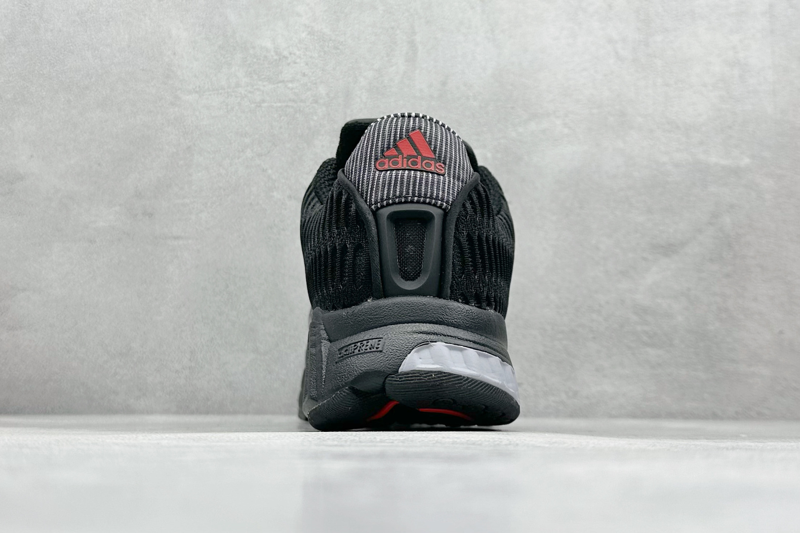 180 AD CLIMACOOL 初代清风系列透气跑步鞋 经典的鞋舌 CLIMACOOL LOGO IF6850