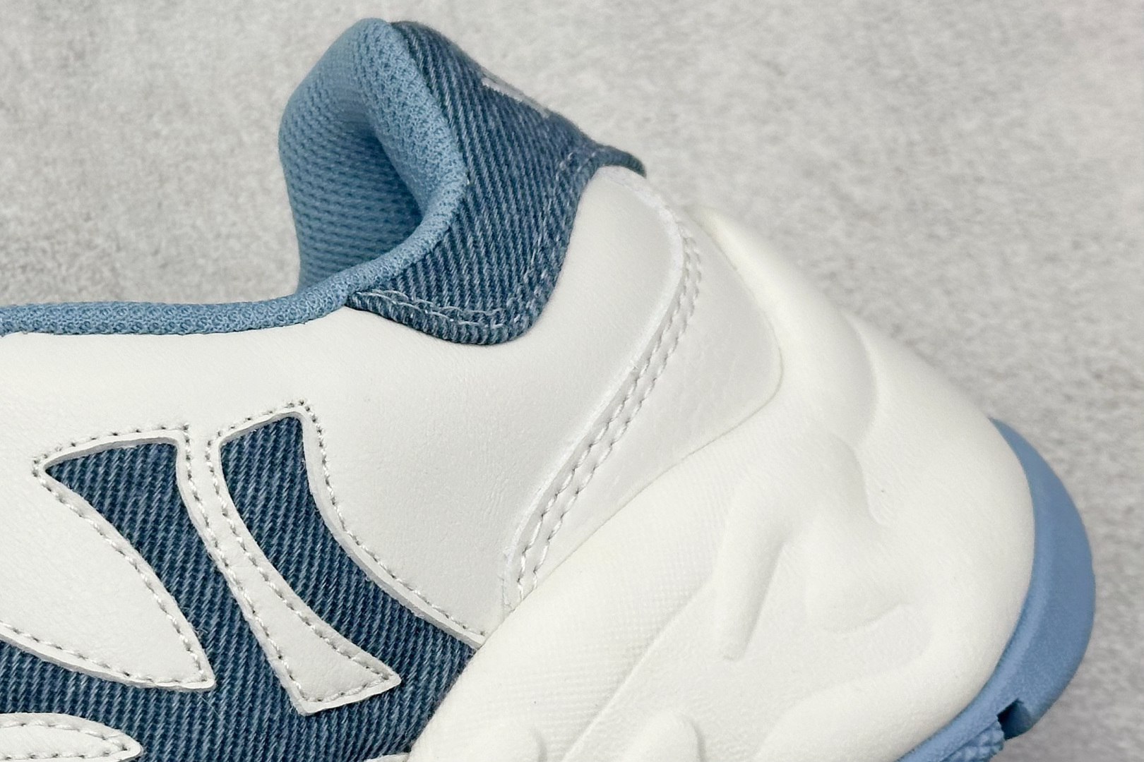 图片[9]-NY平台订单 MLB Chunky Dia Monogram 复古印花老爹鞋 后跟加厚 呵护脚后跟 立体保护软绵鞋口 轻松穿脱不磨脚 鞋头安全防撞包裹鞋头 符合人体结构 精心设计 行走柔软触感 鞋底耐磨性强 稳定性高 抓地更牢 不易打滑 进口纳米材质 原盒雷射防伪标 尺码：35-45-选品中心