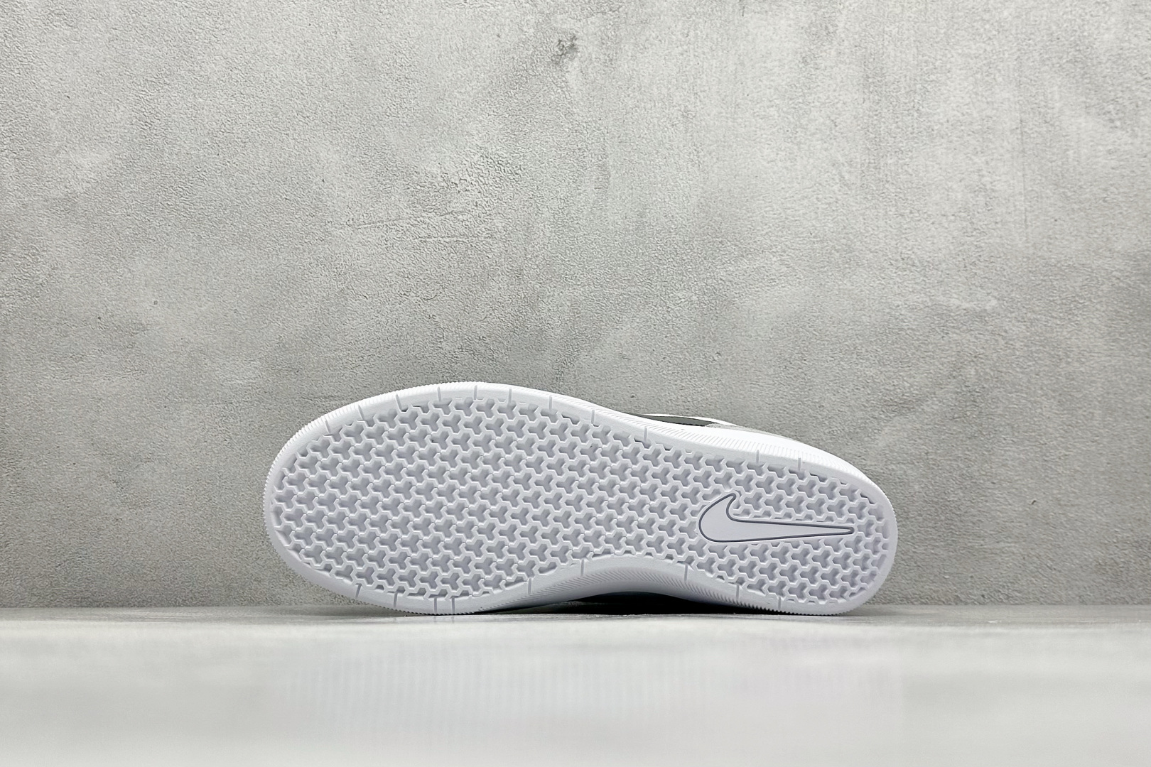 图片[4]-FS版 Nike SB Force 58 硫化杯底 传统篮球风格 Nike SB Force 58 男/女滑板鞋采用包边设计 经久耐穿 硫化结构则有效提升灵活性 穿上这款创意力作 助你耀动街头 采用帆布和翻毛皮组合材料 融入打孔设计 为你打造彰显经典篮球风范的整体造型 货号：DV5477-001 尺码：35.5 36 36.5 37.5 38 38.5 39 40 40.5 41 42 42.5 43 44 45-选品中心