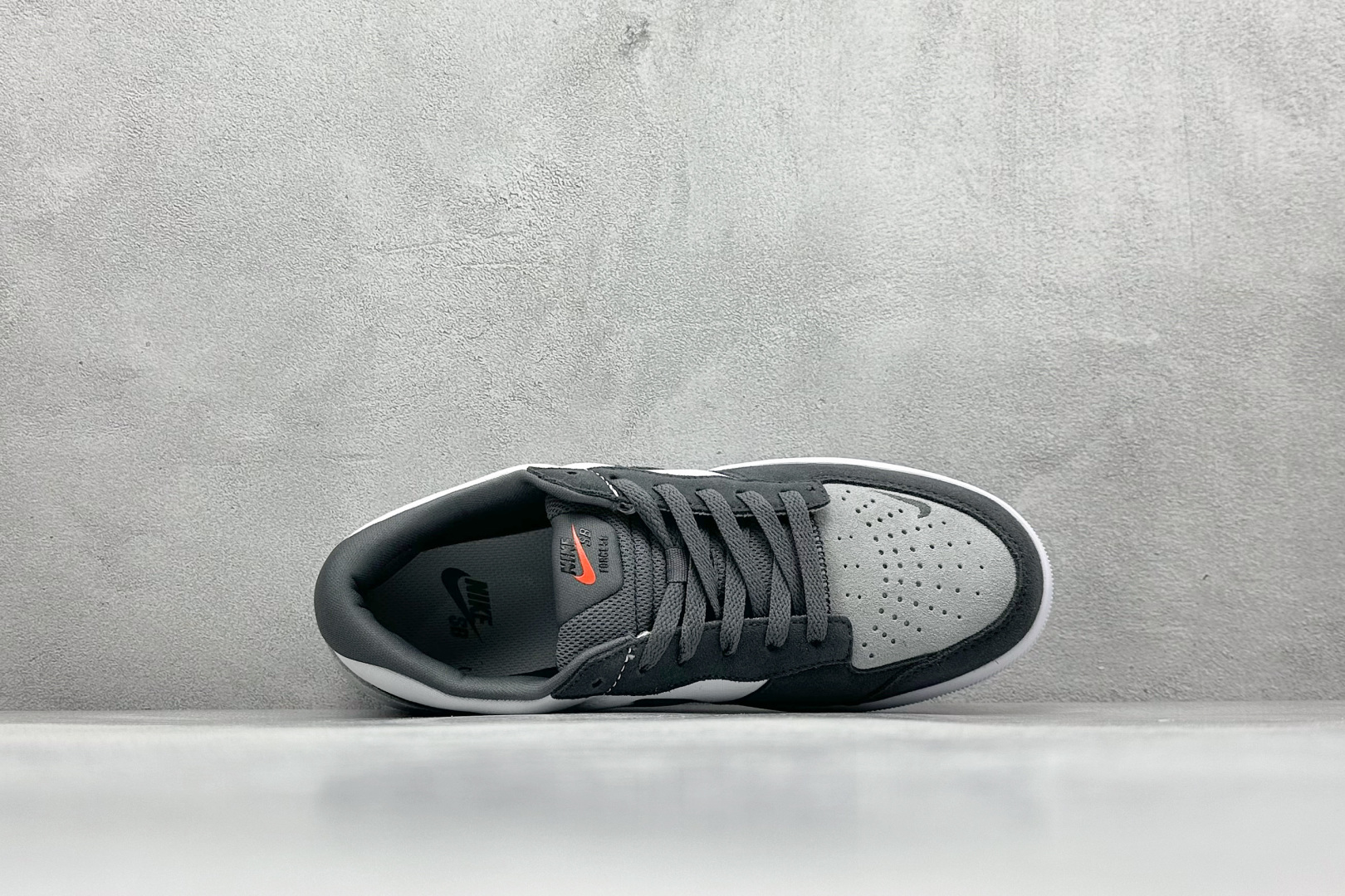 图片[3]-FS版 Nike SB Force 58 硫化杯底 传统篮球风格 Nike SB Force 58 男/女滑板鞋采用包边设计 经久耐穿 硫化结构则有效提升灵活性 穿上这款创意力作 助你耀动街头 采用帆布和翻毛皮组合材料 融入打孔设计 为你打造彰显经典篮球风范的整体造型 货号：DV5477-001 尺码：35.5 36 36.5 37.5 38 38.5 39 40 40.5 41 42 42.5 43 44 45-选品中心