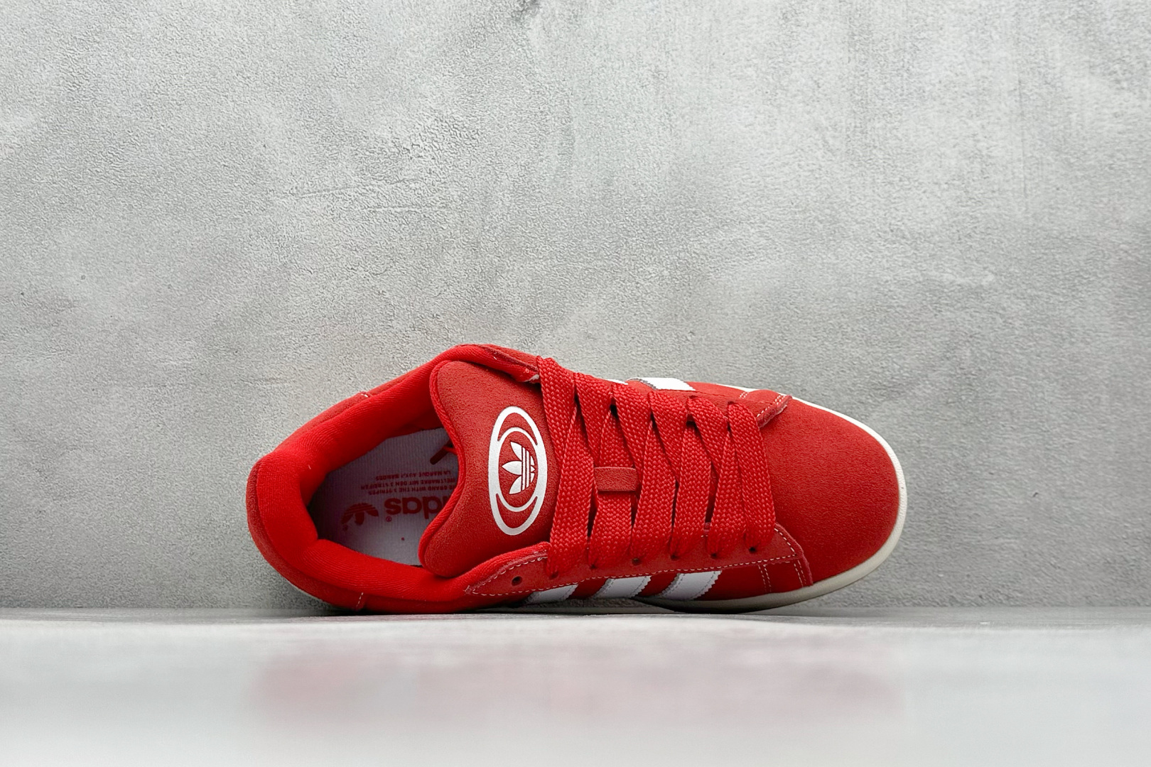 图片[3]-TG版 AD Originals Campus 00s 学院系列面包风复古休闲运动板鞋 #鞋款以经典复古鞋型 Campus 为蓝本打造全新面包鞋，鞋身采用绒面皮料搭配常规皮革，质感上还是延续了经典 Campus 的设计。鞋舌填充更加饱满，让鞋款整体看起来更加圆润，鞋舌还加入了与以往 Campus 不同的全新三叶草 Logo，令造型更具千禧气息。 货号：H03474 尺码：36-45-选品中心