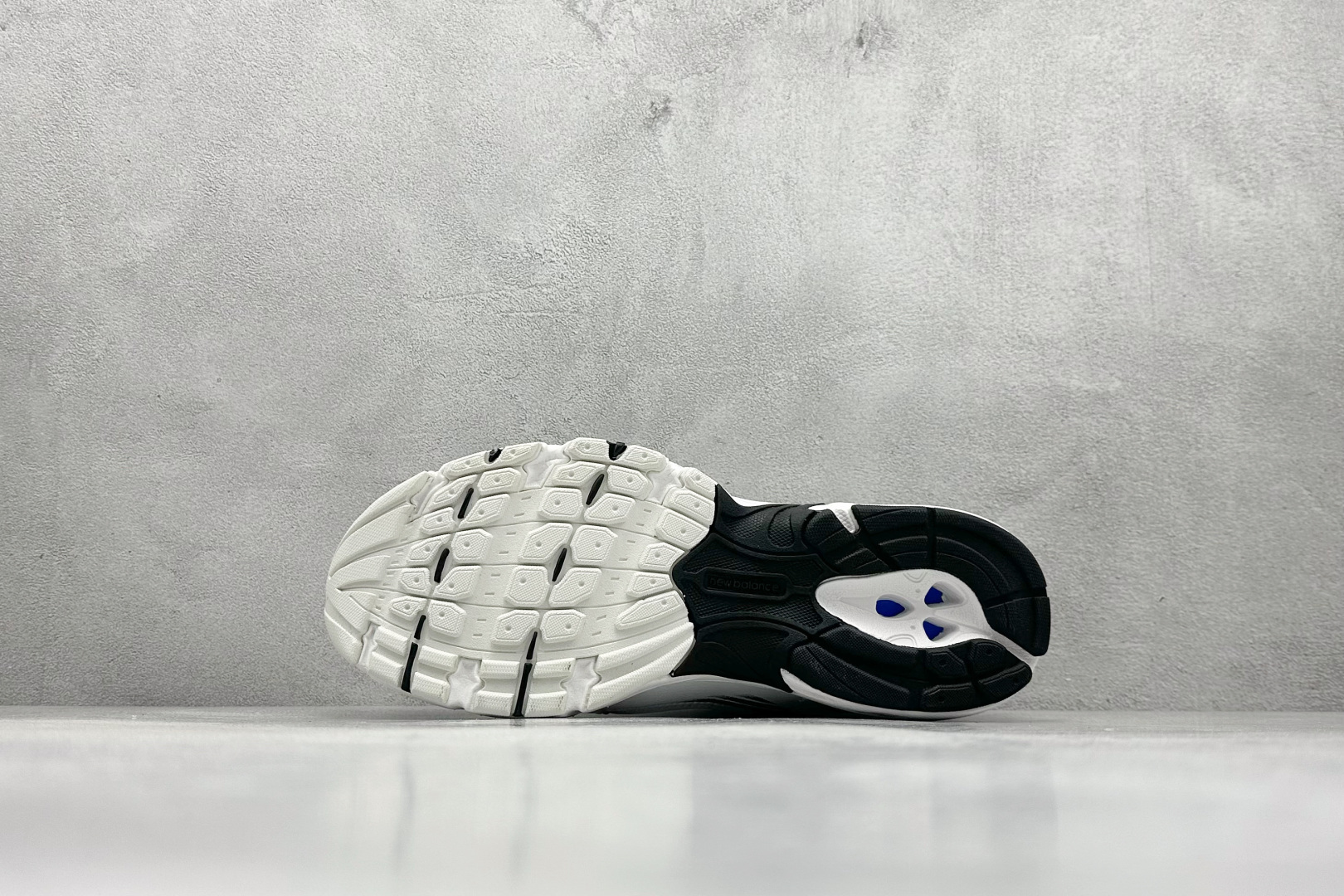 图片[4]-R1长青福利  新百伦New Balance MR530系列 复古老爹风网布跑步休闲运动鞋 采用硬质牛剖革组合透气网眼布鞋面材质 独立3层组合大底私模 正确独立中底嵌入ABZORB缓震材质 货好：MR530US-选品中心