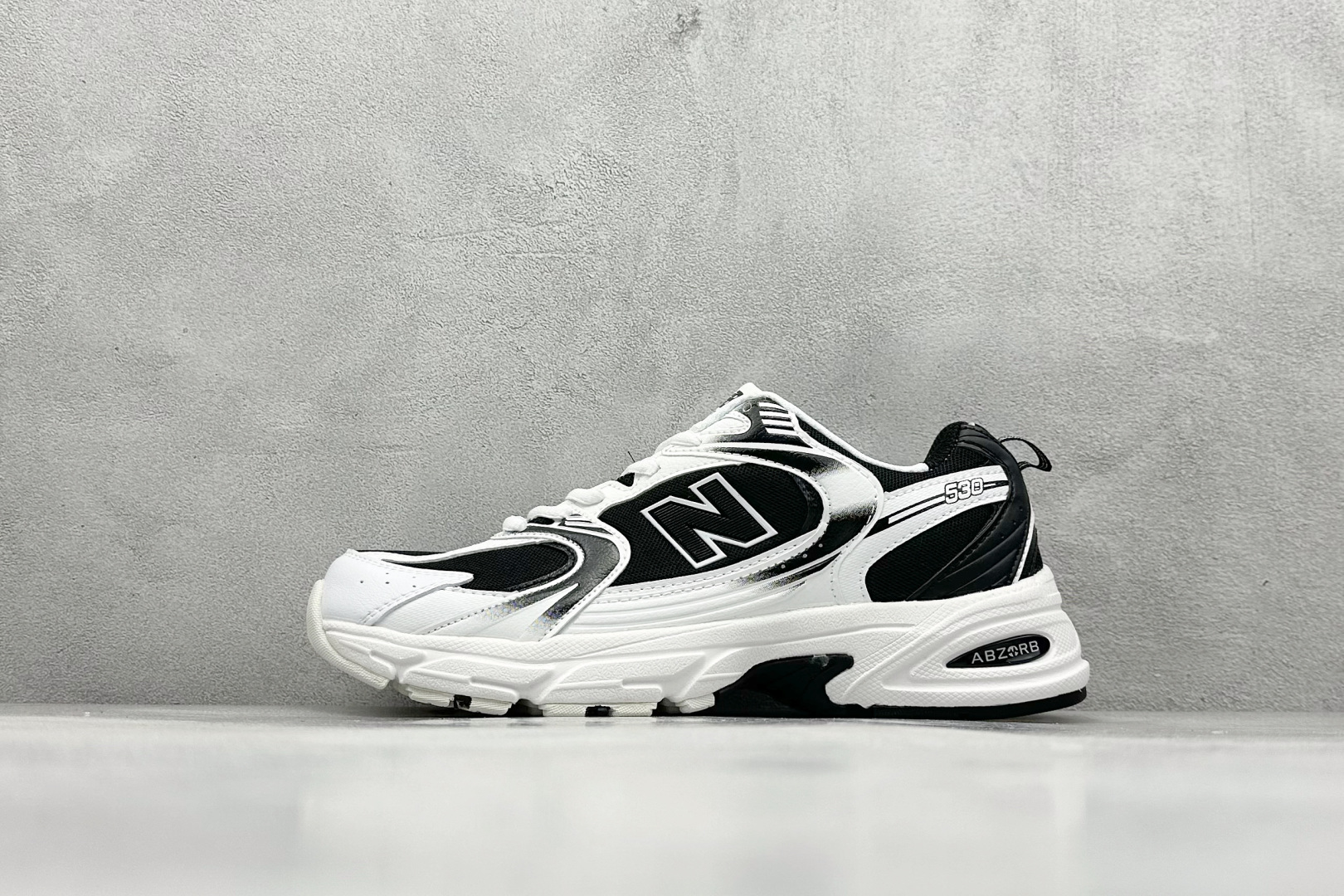 R1长青福利  新百伦New Balance MR530系列 复古老爹风网布跑步休闲运动鞋 采用硬质牛剖革组合透气网眼布鞋面材质 独立3层组合大底私模 正确独立中底嵌入ABZORB缓震材质 货好：MR530US-选品中心