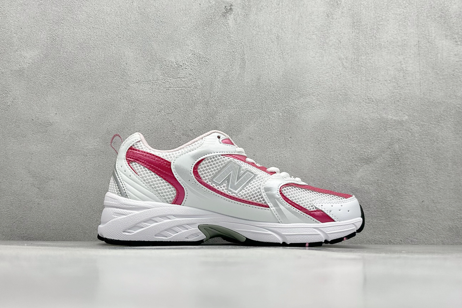 图片[2]-R1长青福利  新百伦New Balance MR530系列 复古老爹风网布跑步休闲运动鞋 采用硬质牛剖革组合透气网眼布鞋面材质 独立3层组合大底私模 正确独立中底嵌入ABZORB缓震材质 货好：MR530PK-选品中心