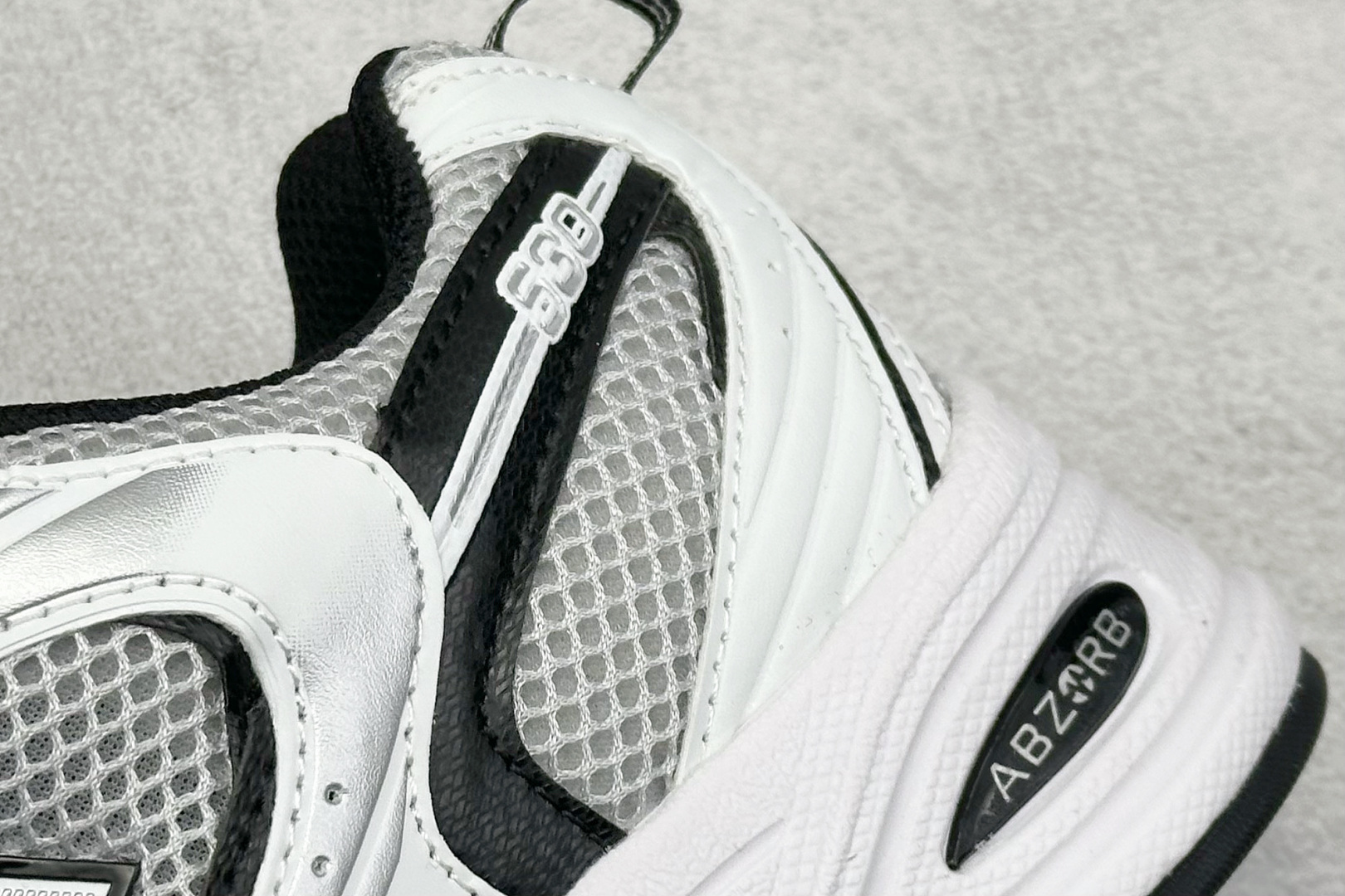 图片[9]-R1长青福利  新百伦New Balance MR530系列 复古老爹风网布跑步休闲运动鞋 采用硬质牛剖革组合透气网眼布鞋面材质 独立3层组合大底私模 正确独立中底嵌入ABZORB缓震材质 货好：MR530US-选品中心