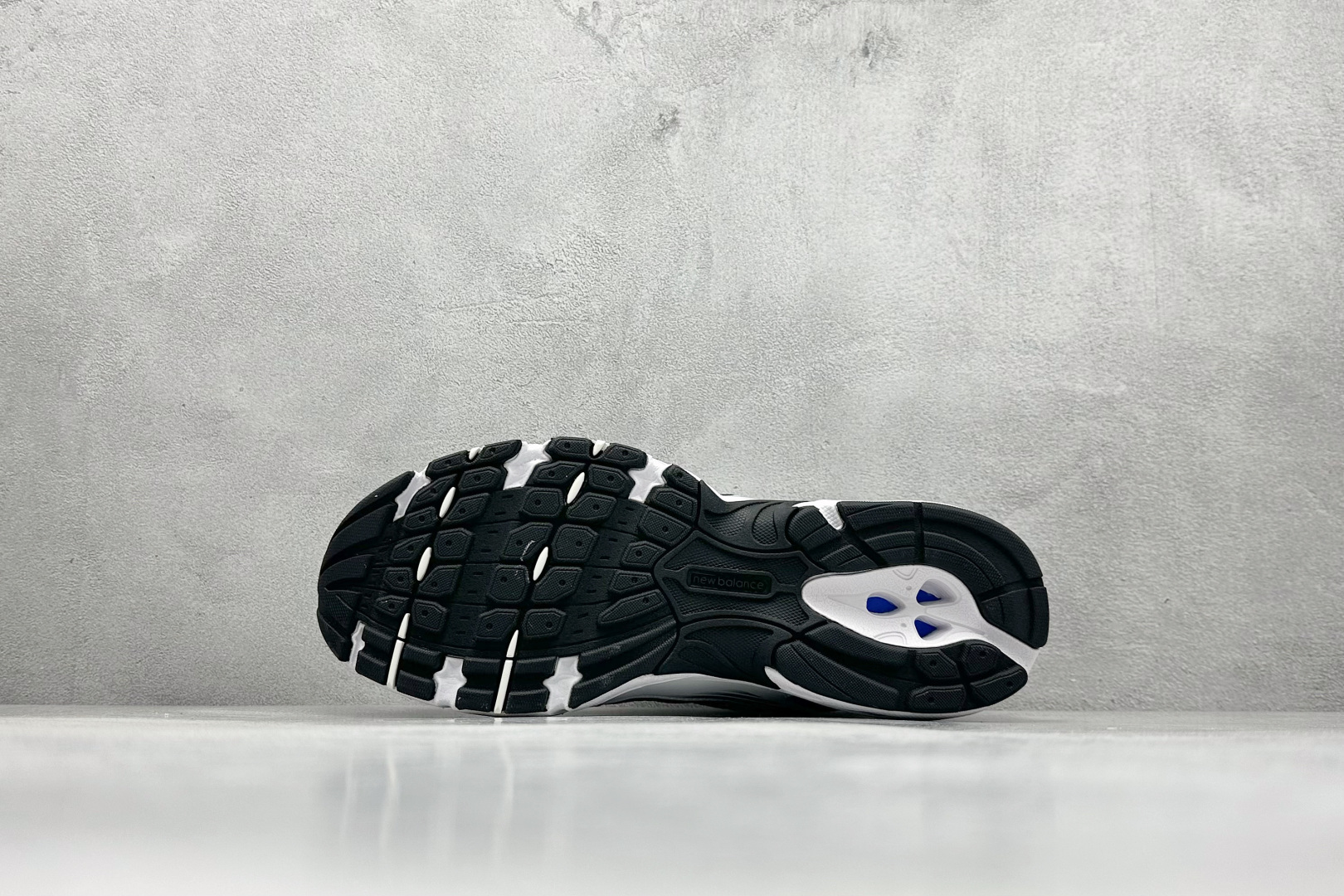 图片[4]-R1长青福利  新百伦New Balance MR530系列 复古老爹风网布跑步休闲运动鞋 采用硬质牛剖革组合透气网眼布鞋面材质 独立3层组合大底私模 正确独立中底嵌入ABZORB缓震材质 货好：MR530US-选品中心