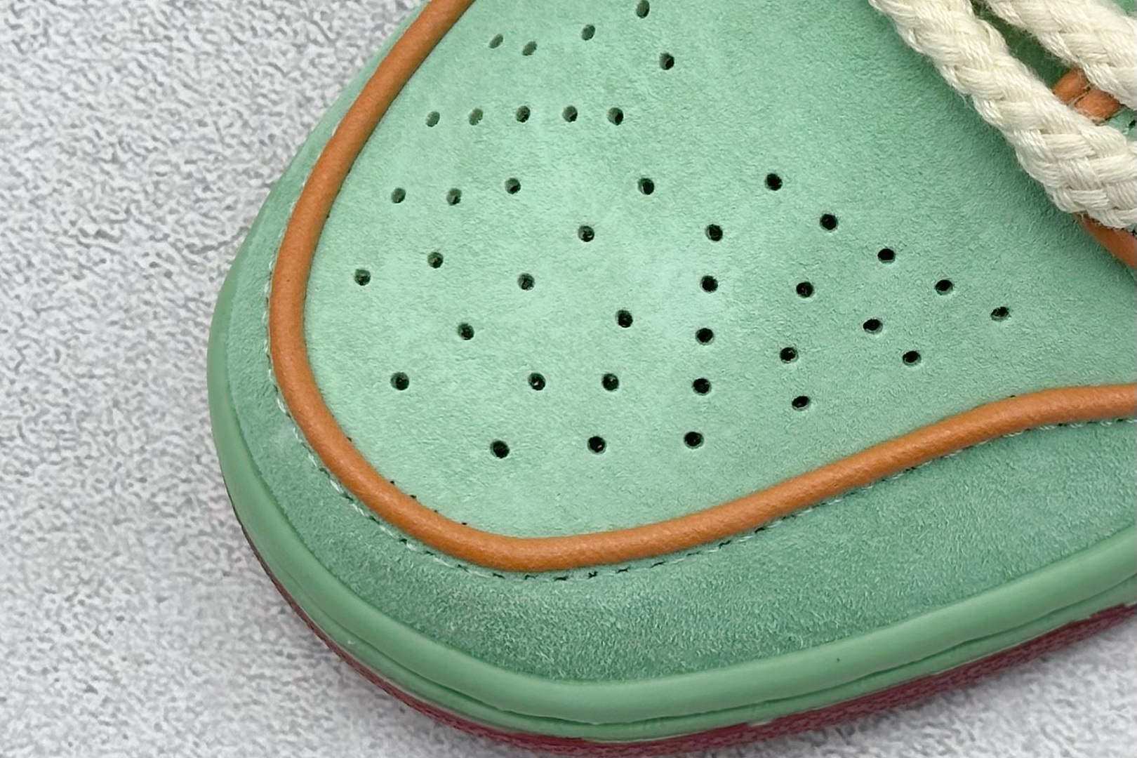 图片[7]-S2纯原Nike SB Dunk Low \”Tourmaline\” 黑人月 低帮休闲滑板鞋  #鞋面以充满活力的碧玺绿为主色调，辅以君主橙色的滚边、巴洛克棕色的点缀以及引人注目的红色外底，形成了鲜明的对比。鞋垫与随鞋附赠的黄色手帕，还原当年西部牛仔景象，并写着 “What\’s going to happen is going to happen”，还原阳光普照西部的风貌。  货号：HF3058-300 尺码：40 40.5 41 42 42.5 43 44 44.5 45 46 47-选品中心