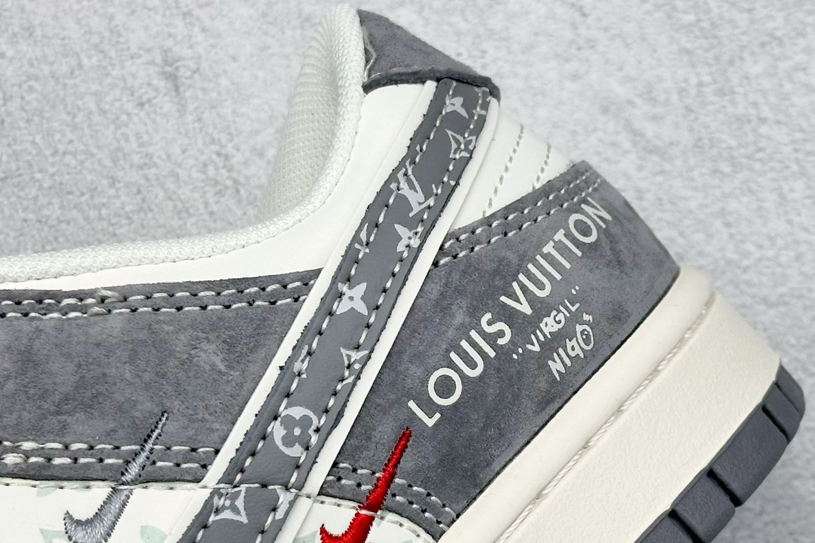 图片[9]-XC版Nike SB Dunk Low LV联名 三勾夜光灰底周年高端定制 低帮休闲板鞋  #定制鞋盒 大厂纯原品质出货 超高清洁度 皮料切割干净无任何毛边 细节完美 货号：YX5066-361  尺码：36 36.5 37.5 38 36.5 39 40 40.5 41 42 42.5 43 44 44.5 45-选品中心