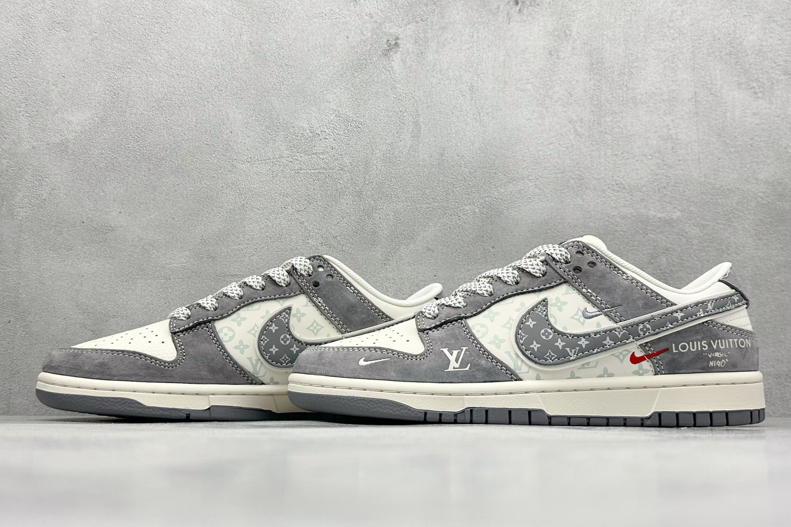 图片[5]-XC版Nike SB Dunk Low LV联名 三勾夜光灰底周年高端定制 低帮休闲板鞋  #定制鞋盒 大厂纯原品质出货 超高清洁度 皮料切割干净无任何毛边 细节完美 货号：YX5066-361  尺码：36 36.5 37.5 38 36.5 39 40 40.5 41 42 42.5 43 44 44.5 45-选品中心
