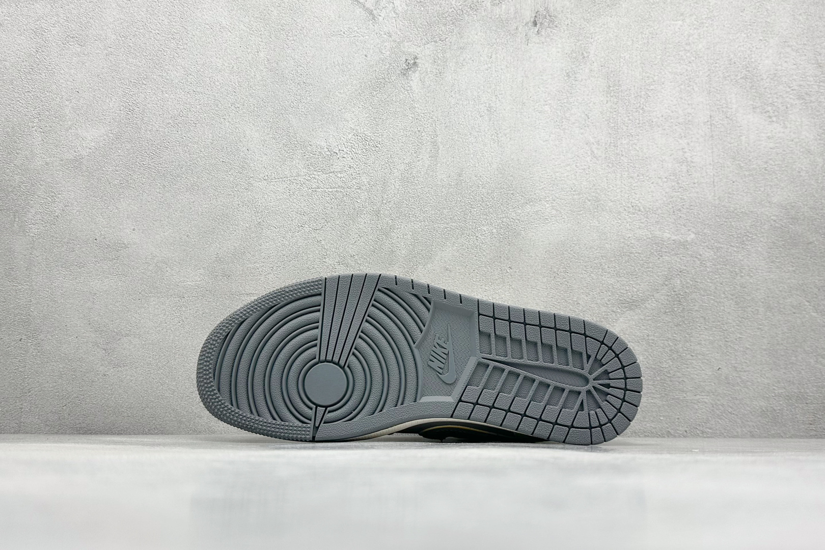 图片[4]-XC版Air Jordan 1 Low AJ1 乔1 小米联名 寒武岩灰 高端定制 低帮复古篮球鞋  #定制鞋盒 大厂纯原品质出货 超高清洁度 皮料切割干净无任何毛边 细节完美   货号：XX3168-199 尺码：36 36.5 37.5 38 36.5 39 40 40.5 41 42 42.5 43 44 44.5 45-选品中心