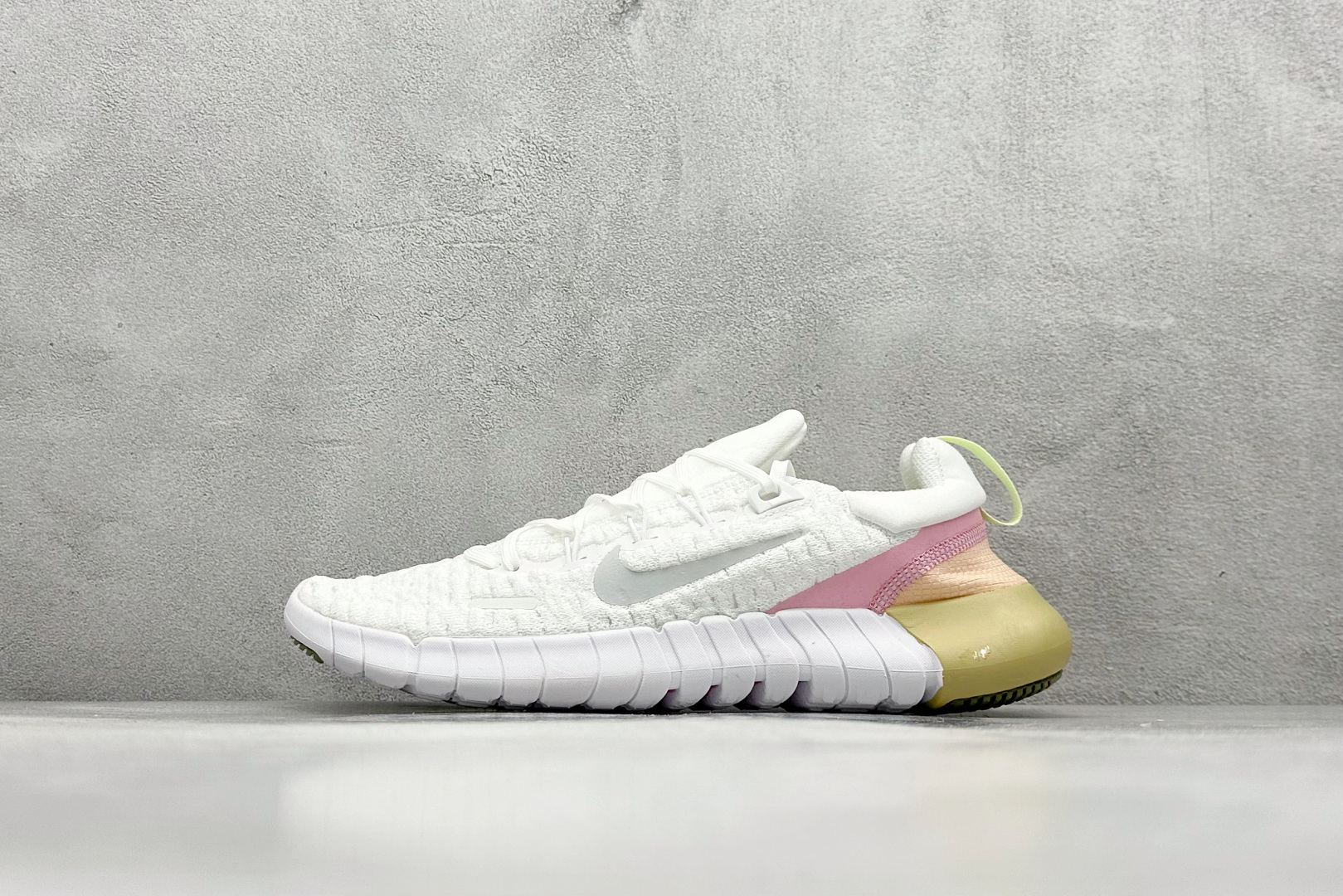 CH版Nk Free RN NEXT NATURE 耐克赤足超轻量跑鞋 #原装透气牛津防水面料 工程纹路赤足体验 透气足弓网眼 货号：CZ1891-100 尺码：36-45-选品中心