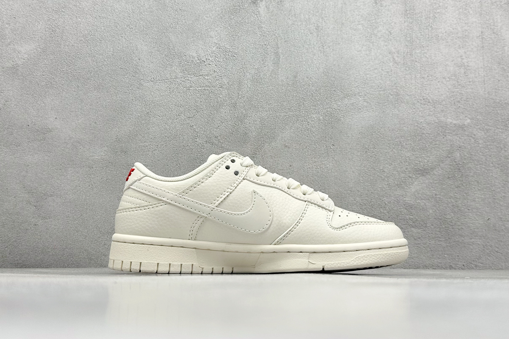 200 Nike SB Dunk Low x Supreme 白红双小钩 SJ2068-267