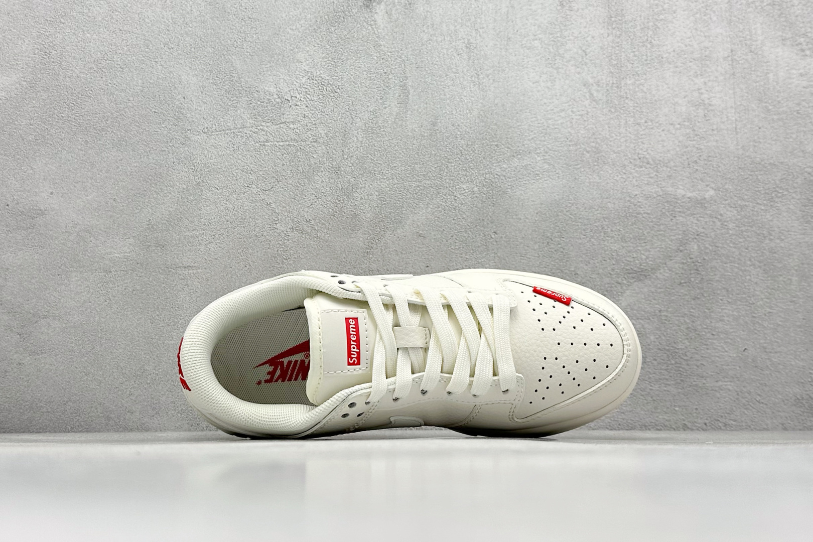 200 Nike SB Dunk Low x Supreme 白红双小钩 SJ2068-267