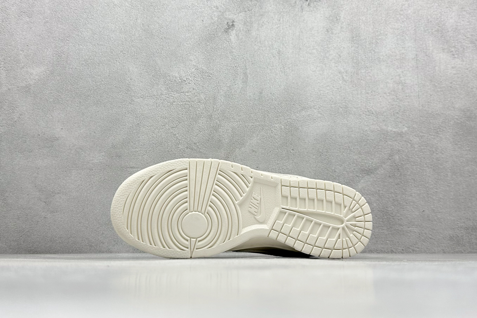 200 Nike SB Dunk Low x Supreme 白红双小钩 SJ2068-267