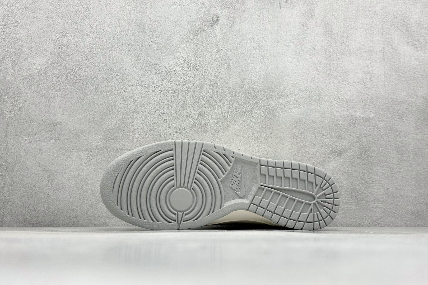 200 Nike SB Dunk Low x Stussy 米白灰三小钩 SJ2068-282-Chinese UA Cheap High Quatity Brand Clothes Bags handbags Sneakers wholesale wholesaler seller from China Factory suppliers Fashion Clothing Shoes best Quality Beautiful Price 200 Nike SB Dunk Low x Stussy 米白灰三小钩 SJ2068-282