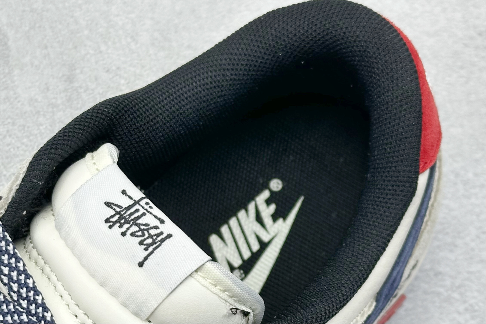 200 Nike SB Dunk Low 斯图西联名 SJ2068-301