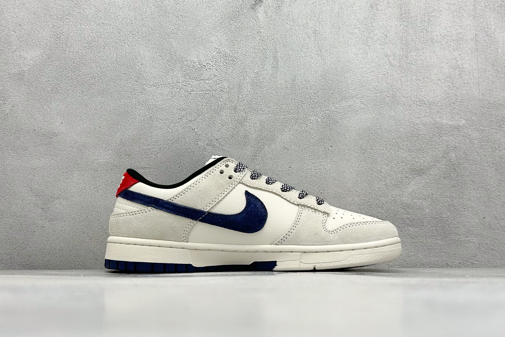 200 Nike SB Dunk Low 斯图西联名 SJ2068-301