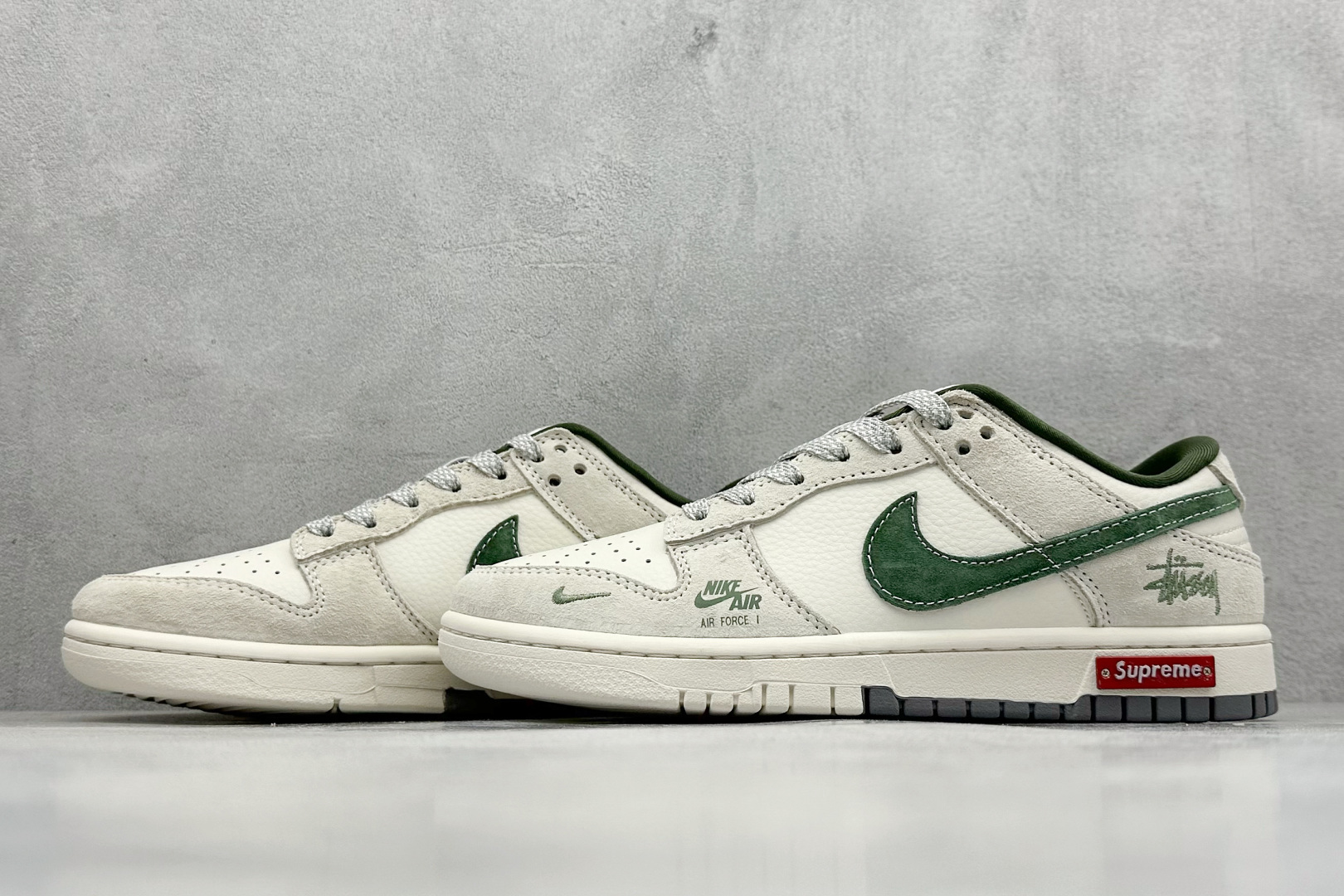 200 Nike SB Dunk Low 斯图西联名 SJ2068-303