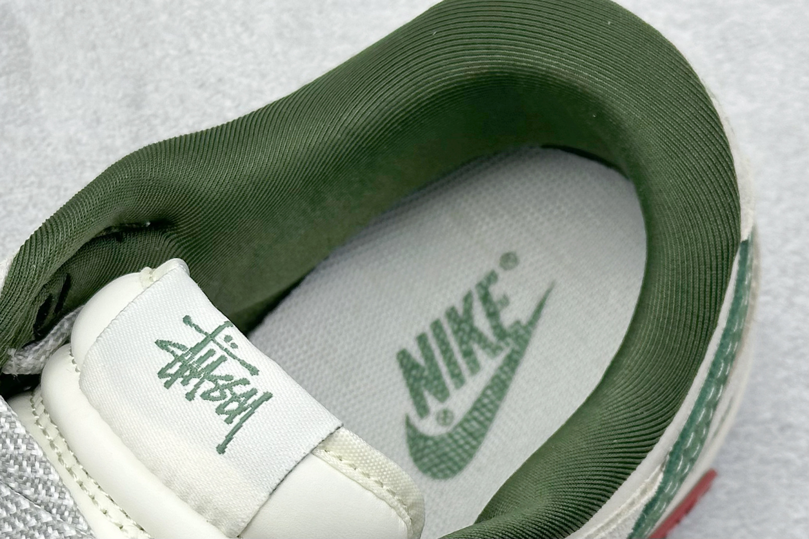 200 Nike SB Dunk Low 斯图西联名 SJ2068-303