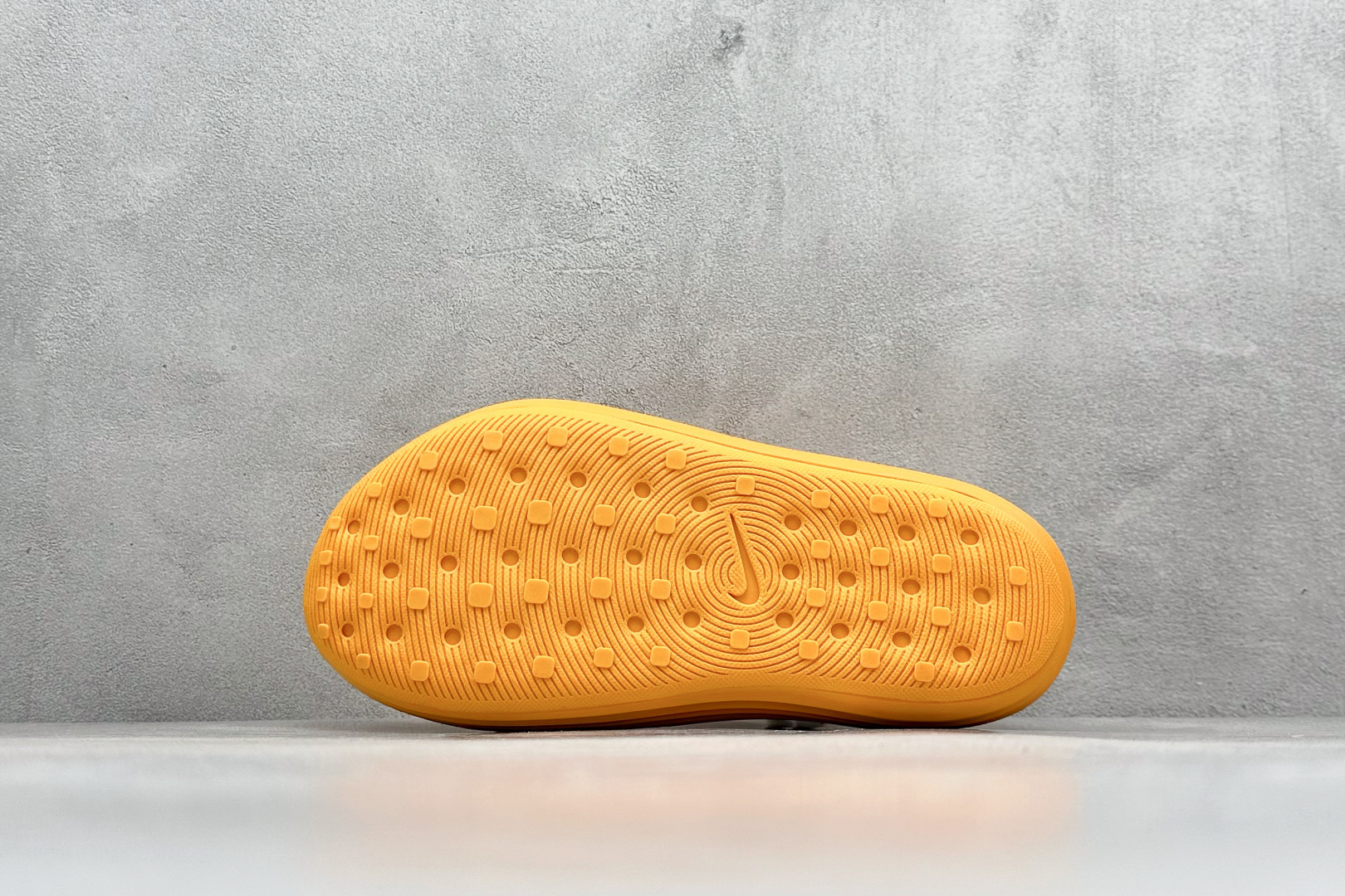 图片[4]-Nike ReactX Rejuven8 一脚蹬夏日穿搭凉鞋  #采用质感柔软且出众回弹的 ReactX泡绵，缔造非凡舒适的日常穿着体验，助你保持活力。  货号：HV5060-810 尺码：36-45-选品中心