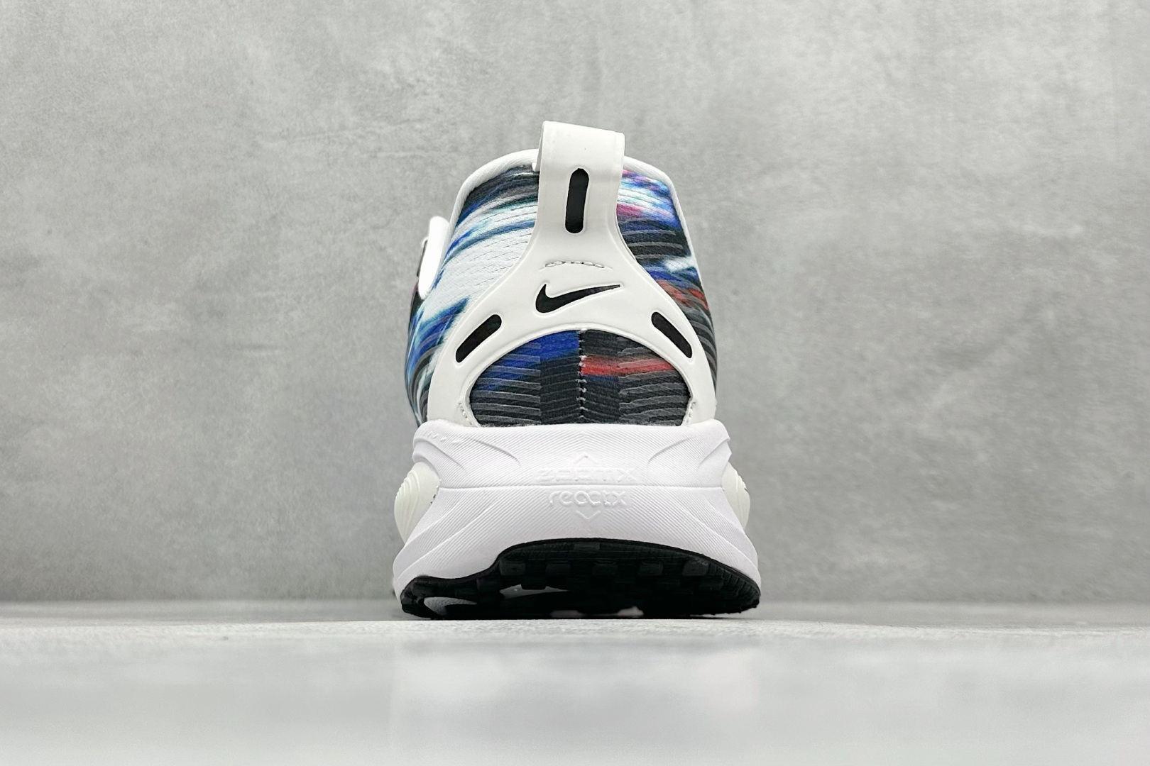 图片[6]-Nike VOMERO 18 耐克 舒适减震防滑 低帮跑步鞋 全掌ReactX泡绵中底 前掌和后跟还配备了Air Zoom气垫单元 据说跑起来更快更舒适哦 这次最大的升级点 首次引入了ReactX泡绵 货号： IB8164-999 尺码：39-45-选品中心