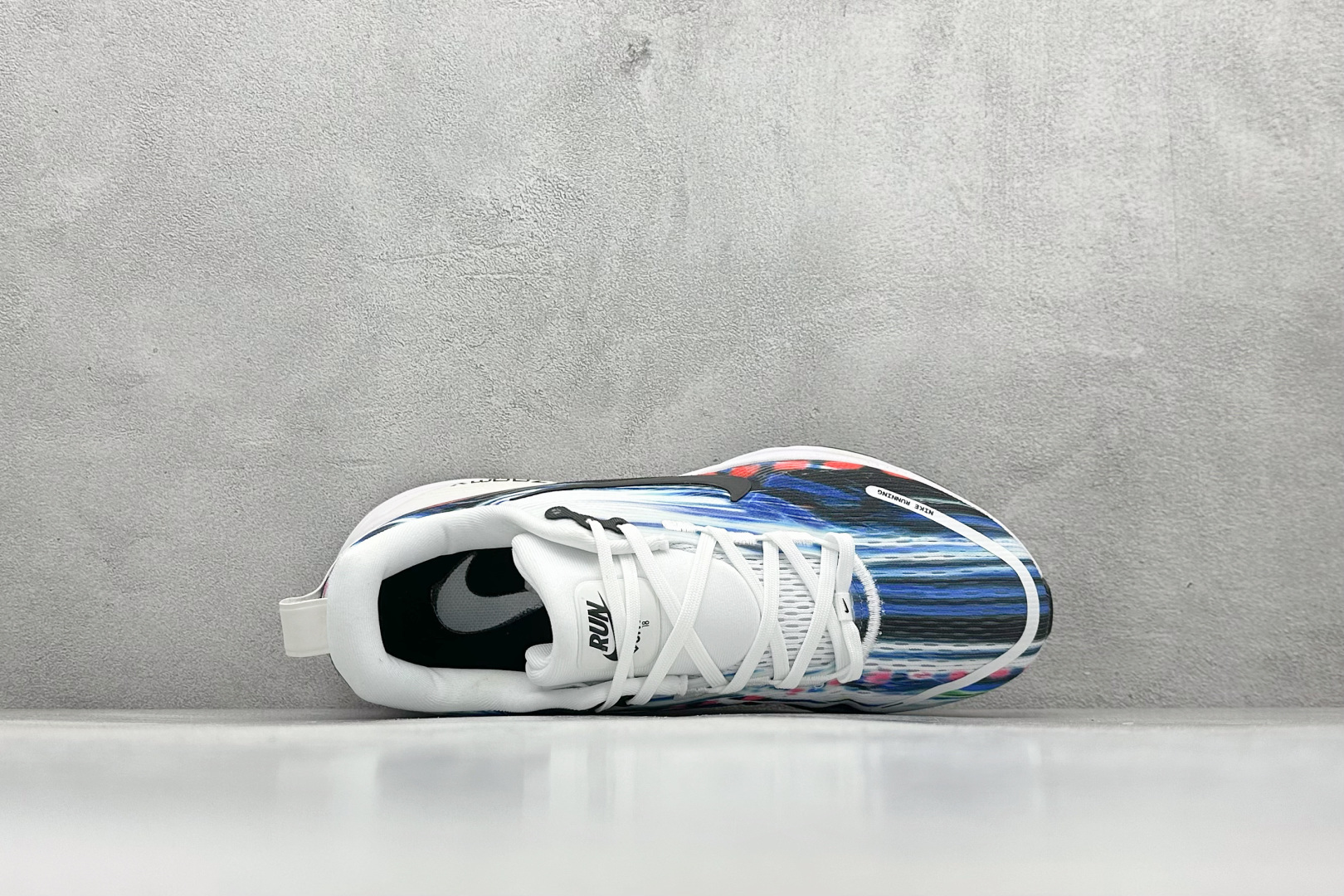 图片[3]-Nike VOMERO 18 耐克 舒适减震防滑 低帮跑步鞋 全掌ReactX泡绵中底 前掌和后跟还配备了Air Zoom气垫单元 据说跑起来更快更舒适哦 这次最大的升级点 首次引入了ReactX泡绵 货号： IB8164-999 尺码：39-45-选品中心