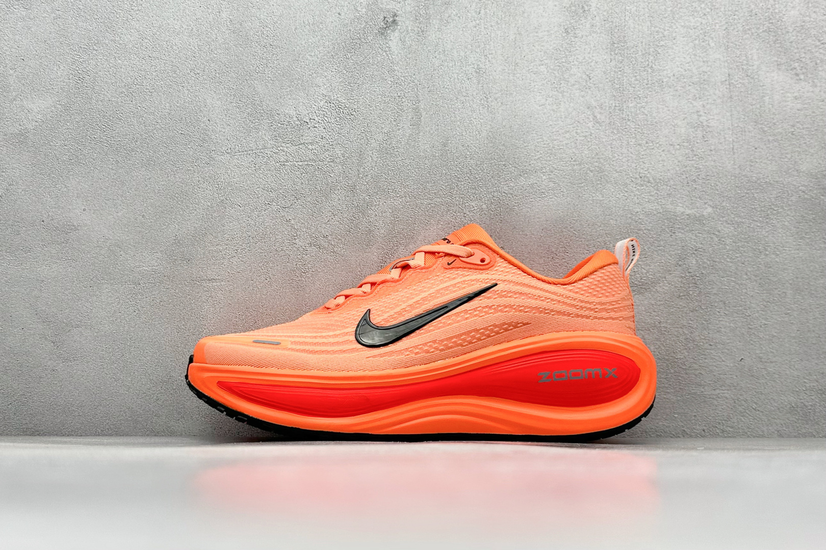 Nike VOMERO PLUS 轻盈跑鞋 公司级版本 舒适百搭防滑耐磨 低帮 休闲跑步鞋 货号：HV8150-801 尺码：40-45-选品中心