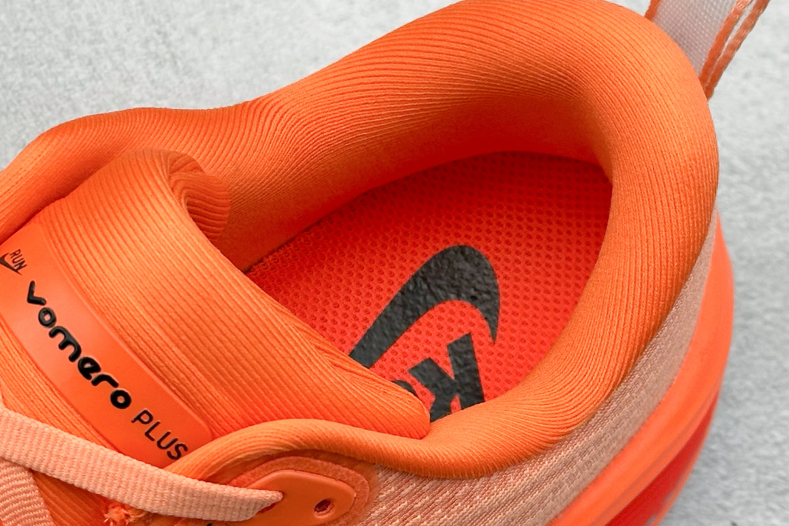 图片[8]-Nike VOMERO PLUS 轻盈跑鞋 公司级版本 舒适百搭防滑耐磨 低帮 休闲跑步鞋 货号：HV8150-801 尺码：40-45-选品中心